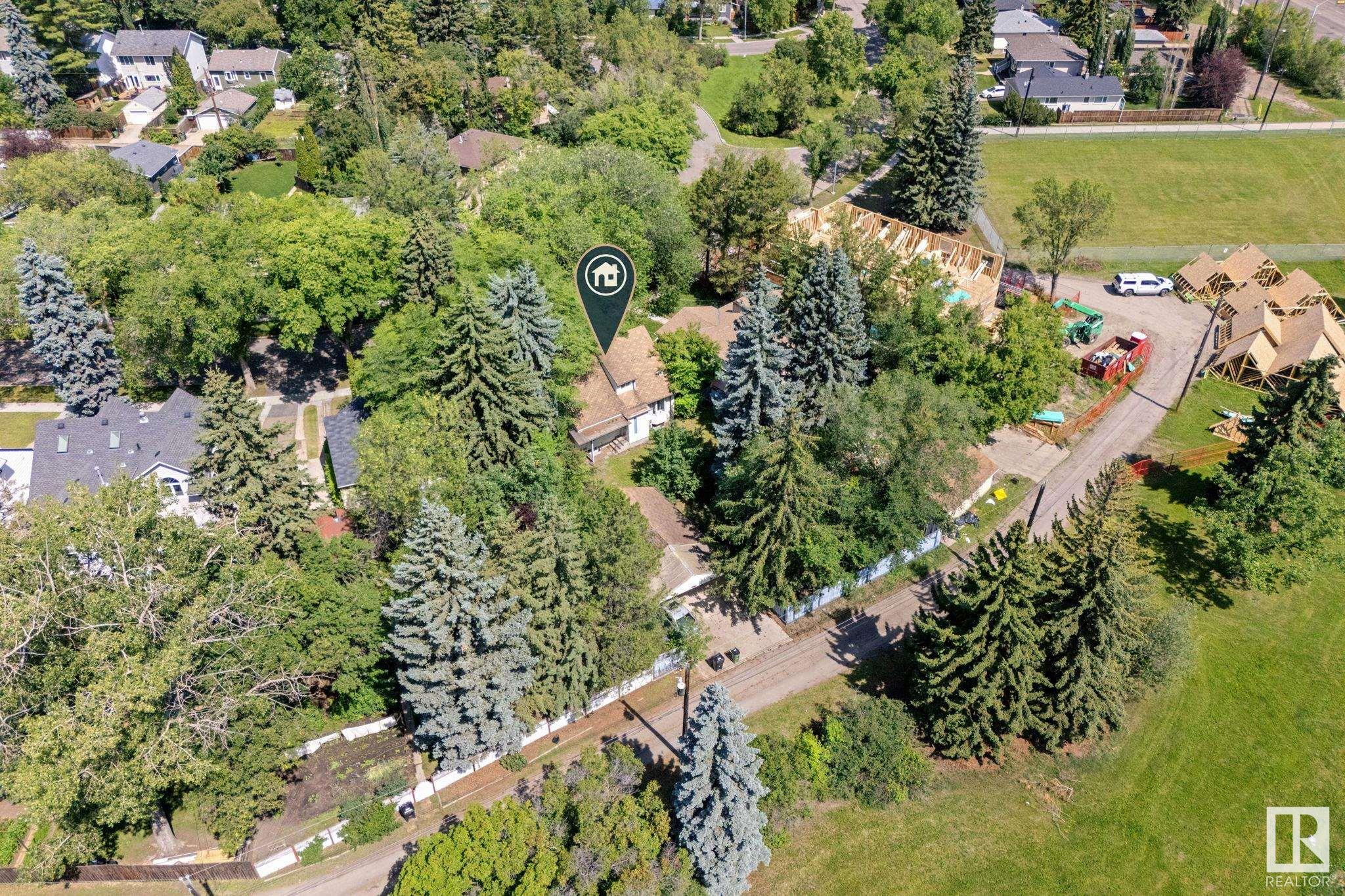 http://cdnparap120.paragonrels.com/ParagonImages/Property/p12/RAE/225359324/45/0/0/d62a22e8fbbc28dc614e7a6f9a42b271/1/8ed32d7d306d321a759ad9aefc061b03/225359324-d2373677-980a-4ee9-99cf-3375b4e75410.JPG