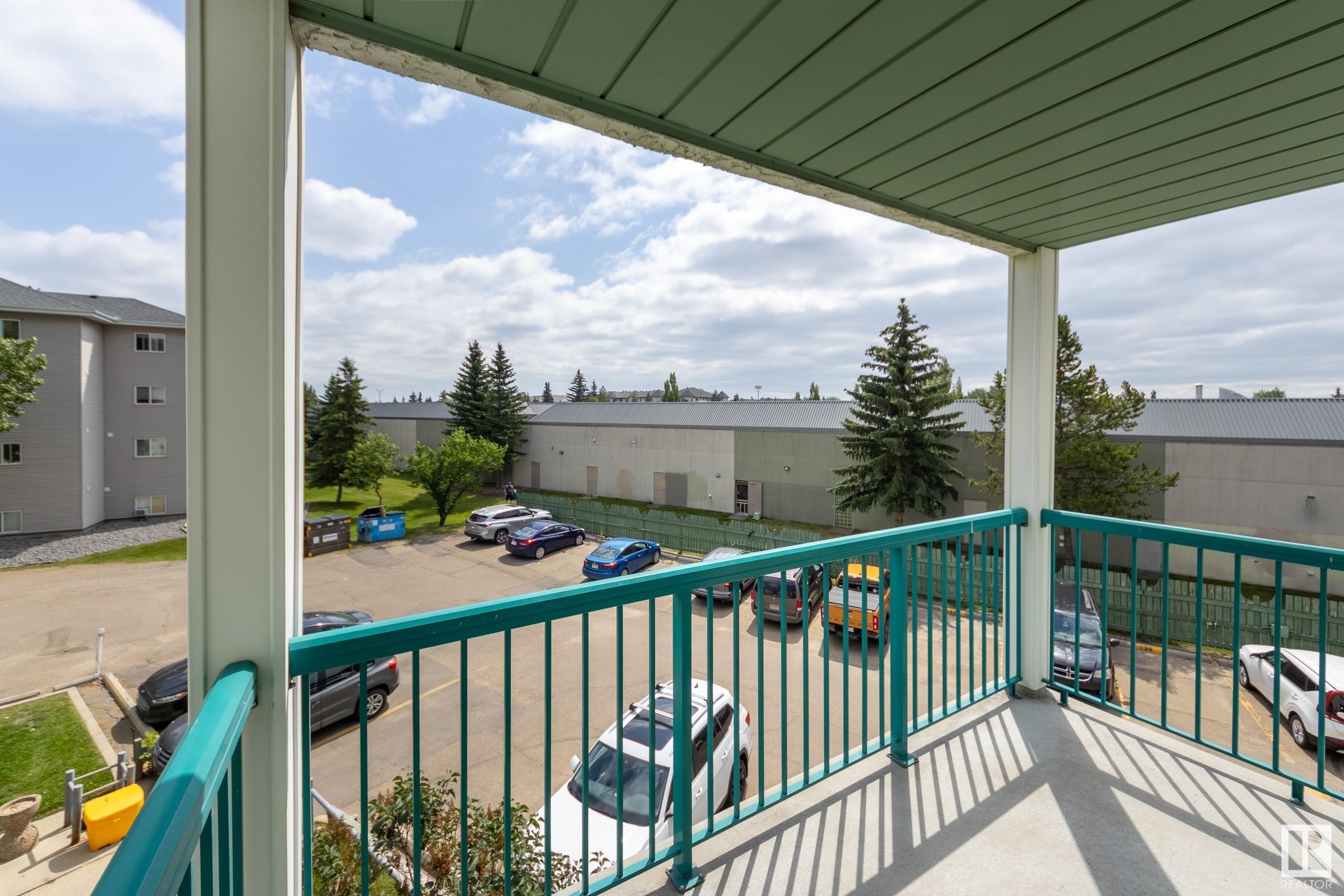 http://cdnparap120.paragonrels.com/ParagonImages/Property/p12/RAE/225359333/31/0/0/17c15d83cbeb63b53648312c0b59d9c5/1/69255a778692d10f5a584a9bf5dc49f0/225359333-42385534-edd6-4616-9b18-a7395e99d80d.JPG