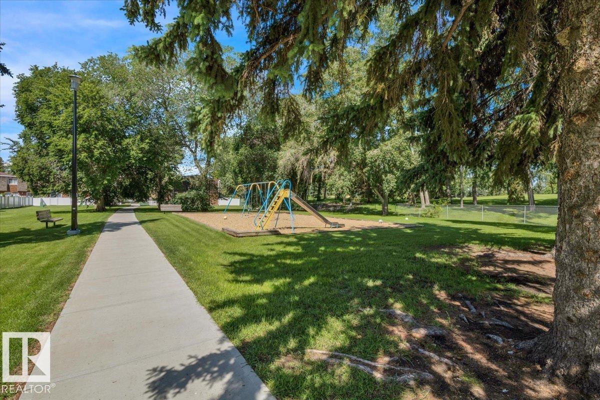 Photo 5 at 13 Great oaks, Broadmoor Estates, Sherwood Park