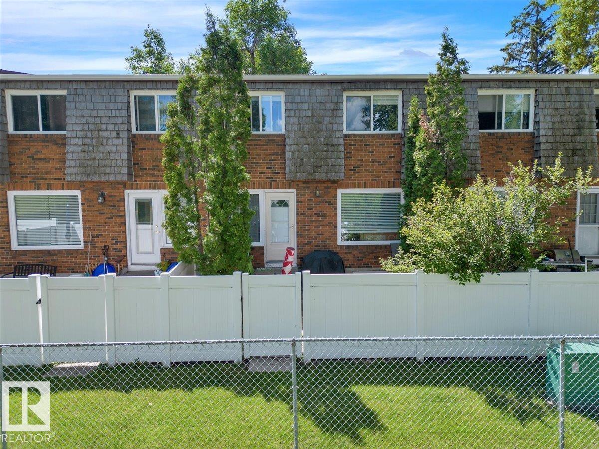 Photo 9 at 13 Great oaks, Broadmoor Estates, Sherwood Park