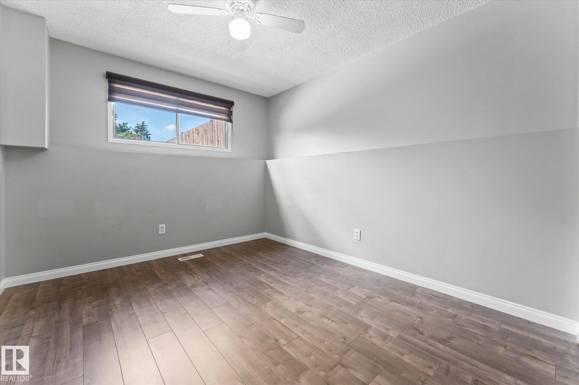 Photo 24 at 33 Westglen Crescent, West Grove, Spruce Grove