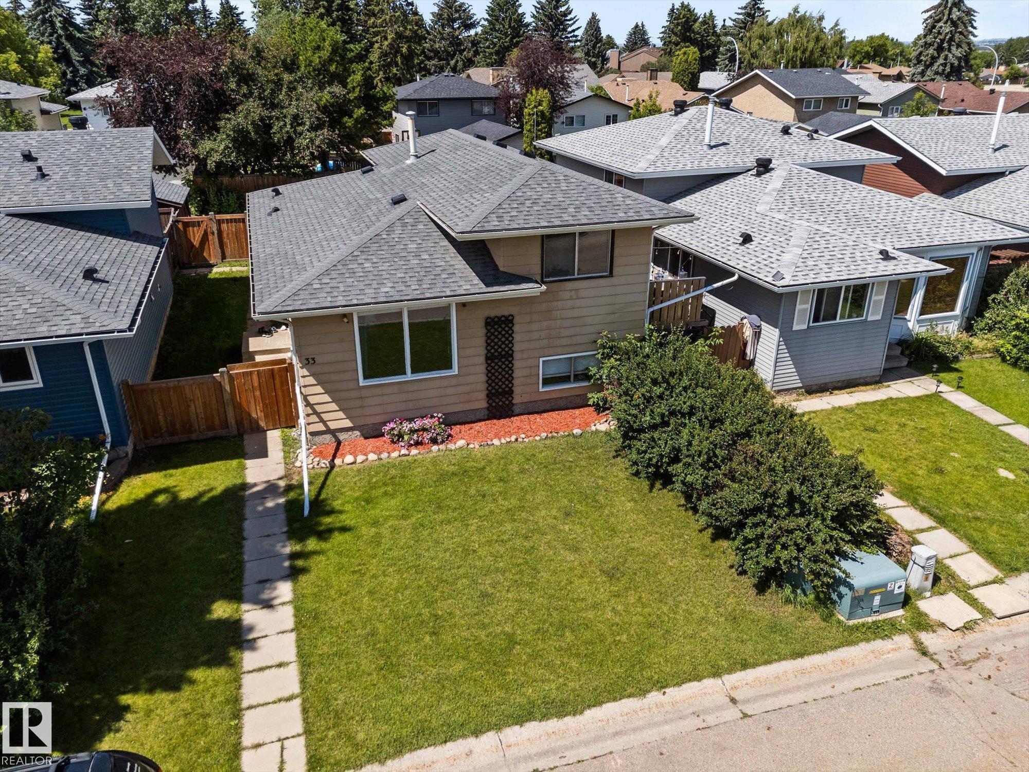 Photo 4 at 33 Westglen Crescent, West Grove, Spruce Grove