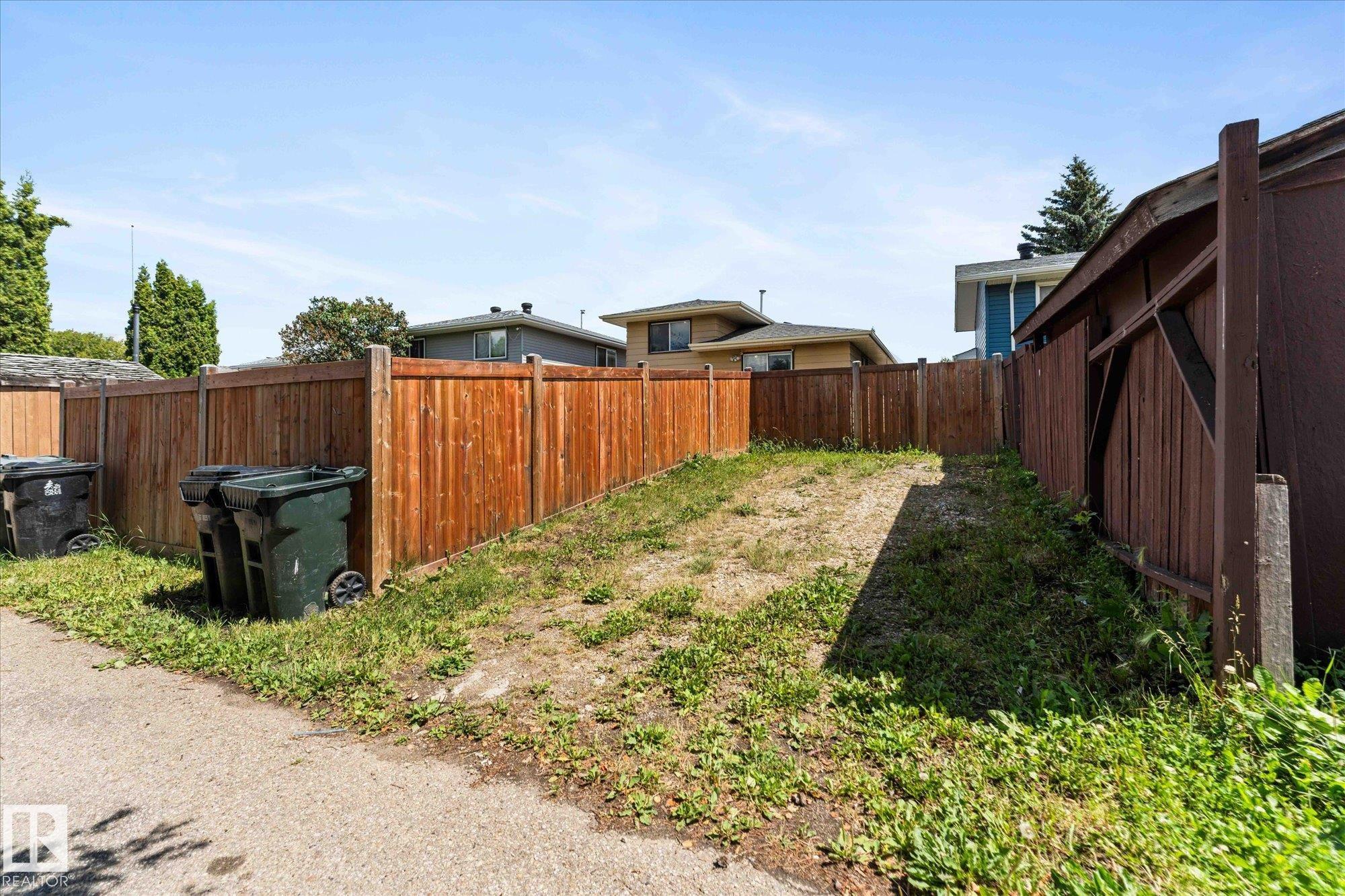 Photo 40 at 33 Westglen Crescent, West Grove, Spruce Grove