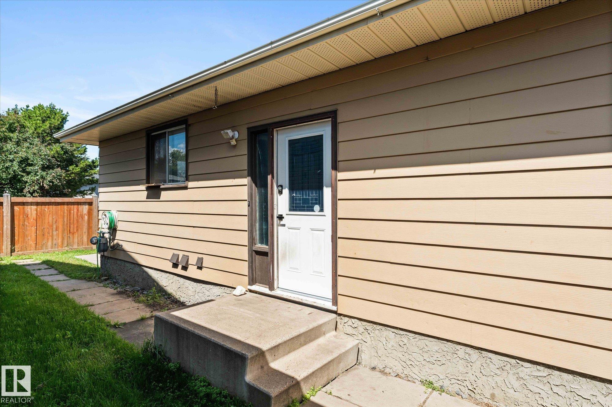 Photo 5 at 33 Westglen Crescent, West Grove, Spruce Grove