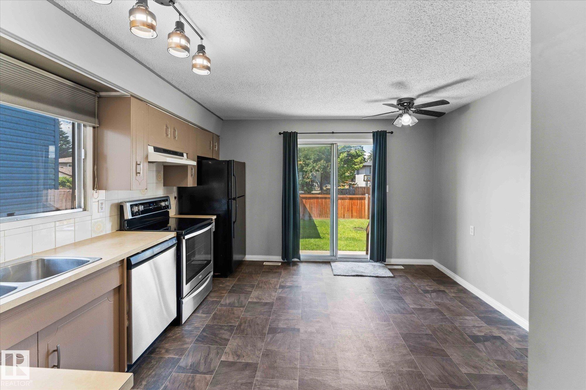 Photo 10 at 33 Westglen Crescent, West Grove, Spruce Grove