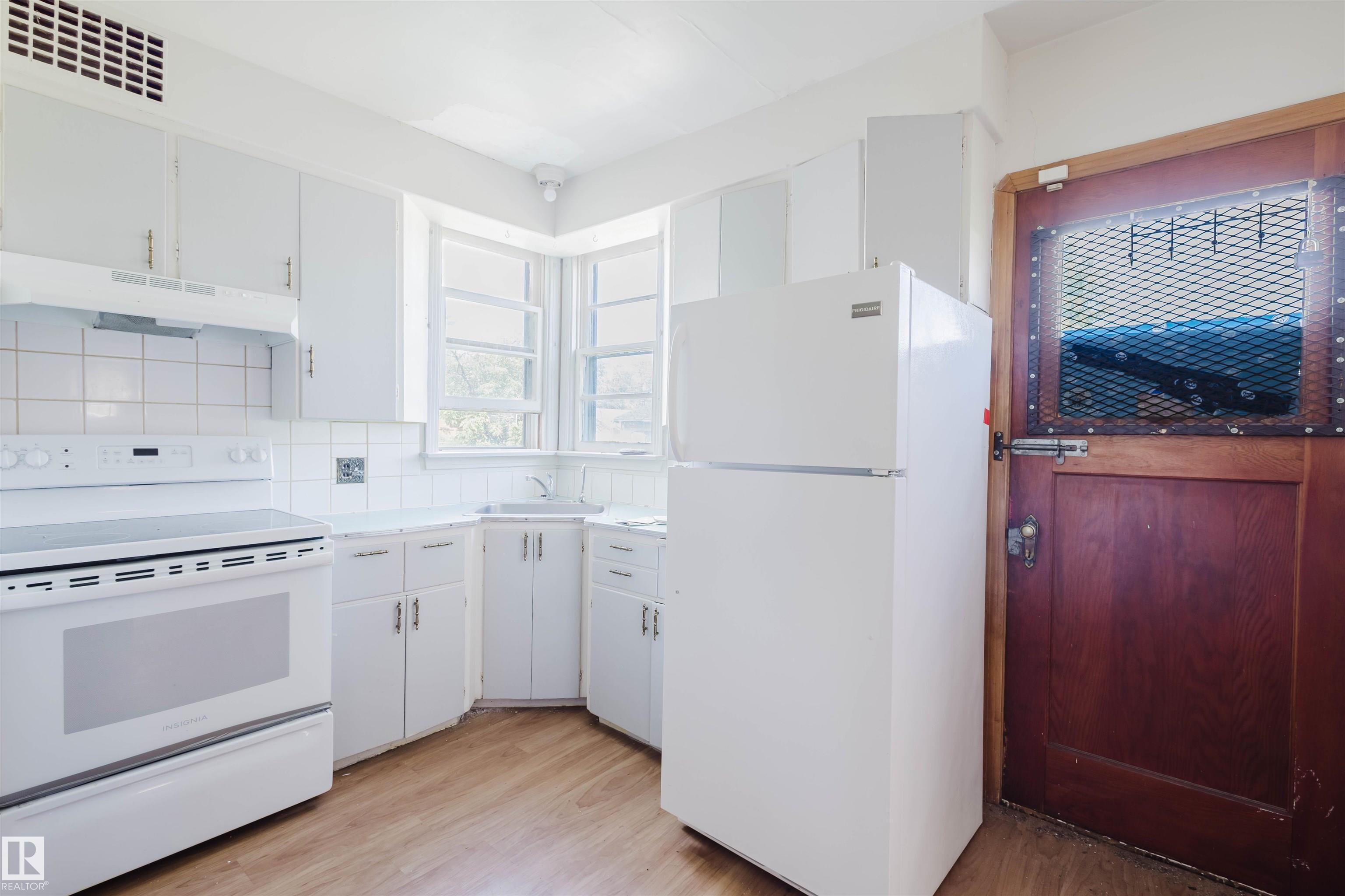 Photo 12 at 10827 111 Street NW, Queen Mary Park, Edmonton