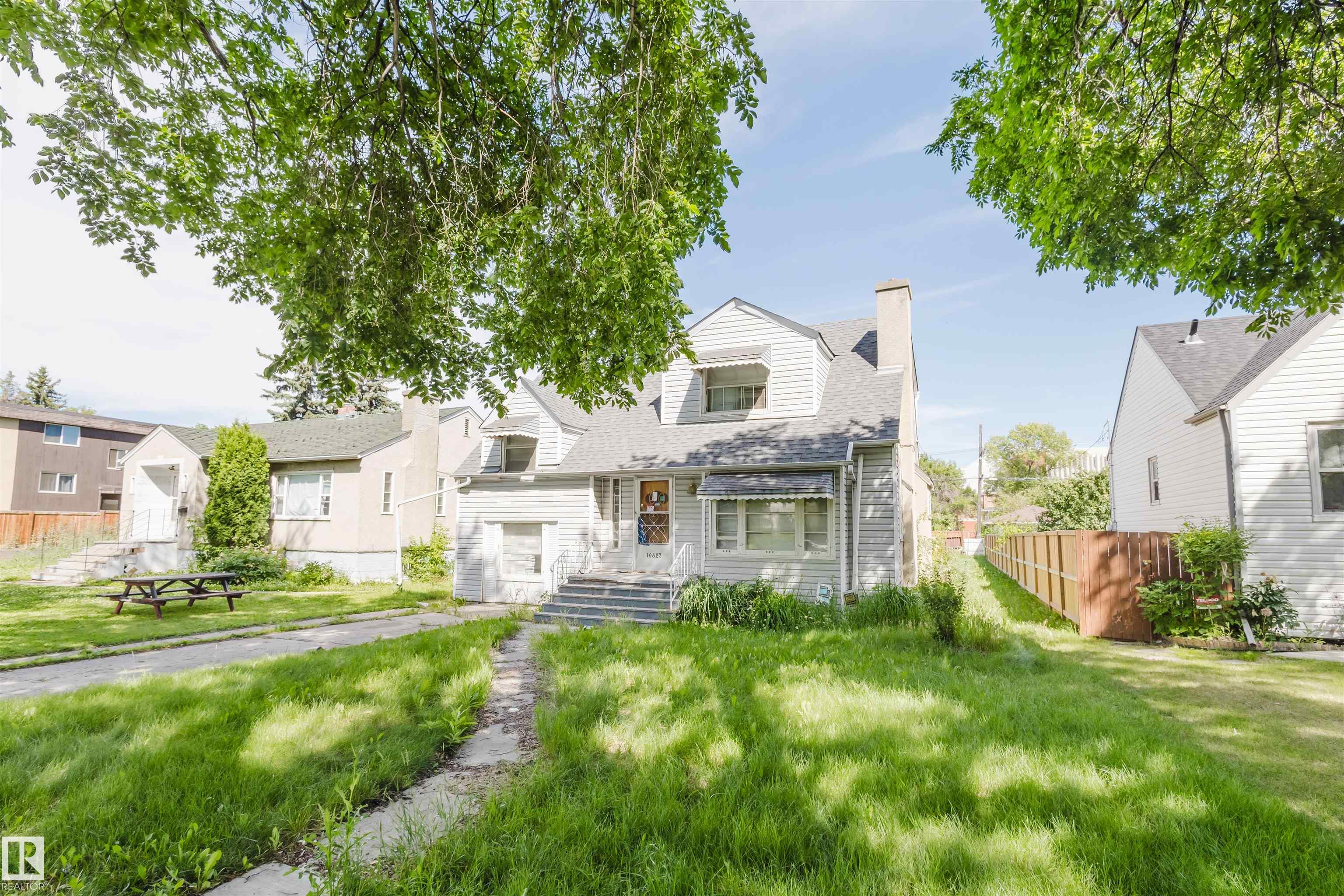 Photo 3 at 10827 111 Street NW, Queen Mary Park, Edmonton
