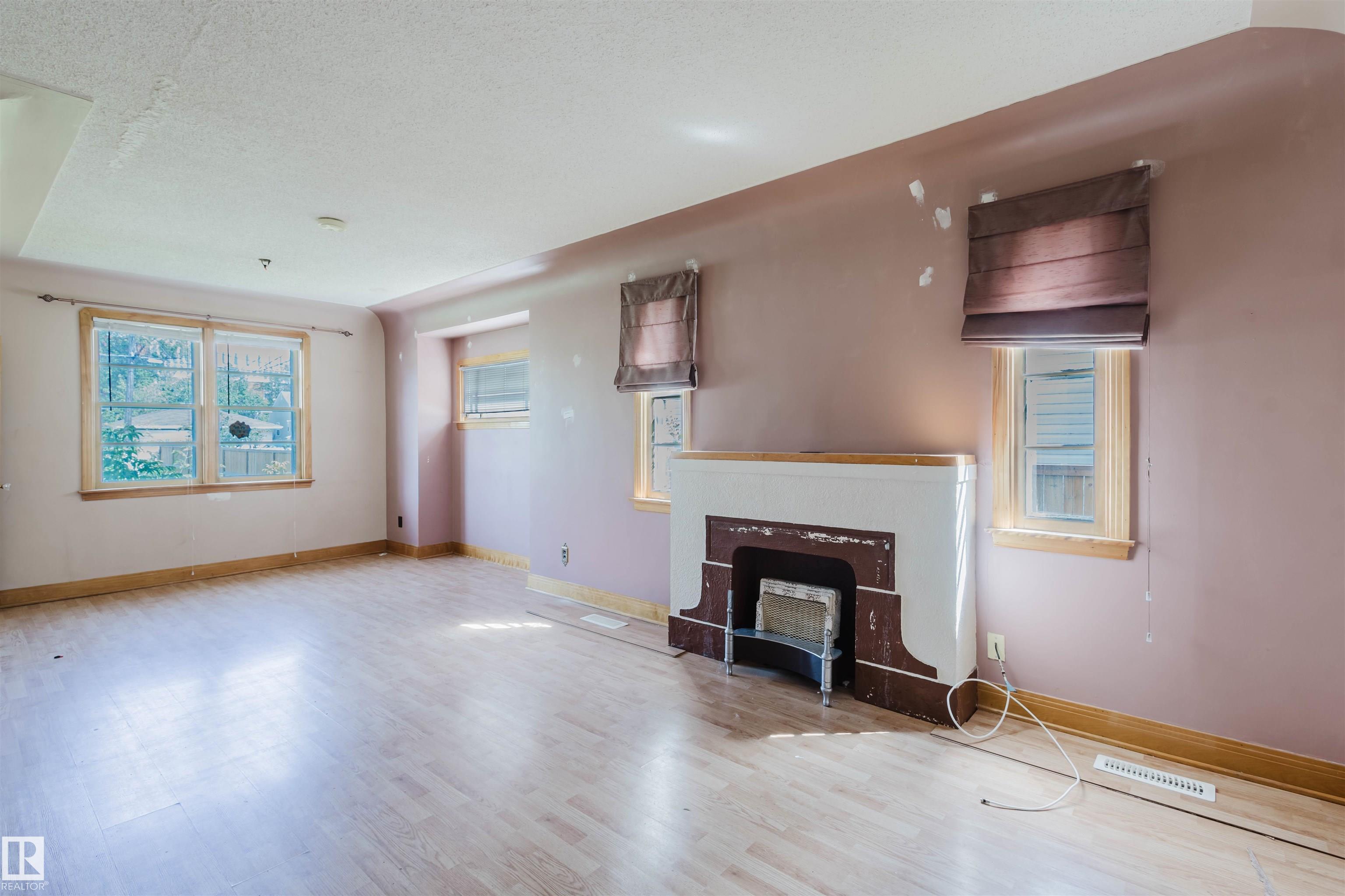 Photo 5 at 10827 111 Street NW, Queen Mary Park, Edmonton