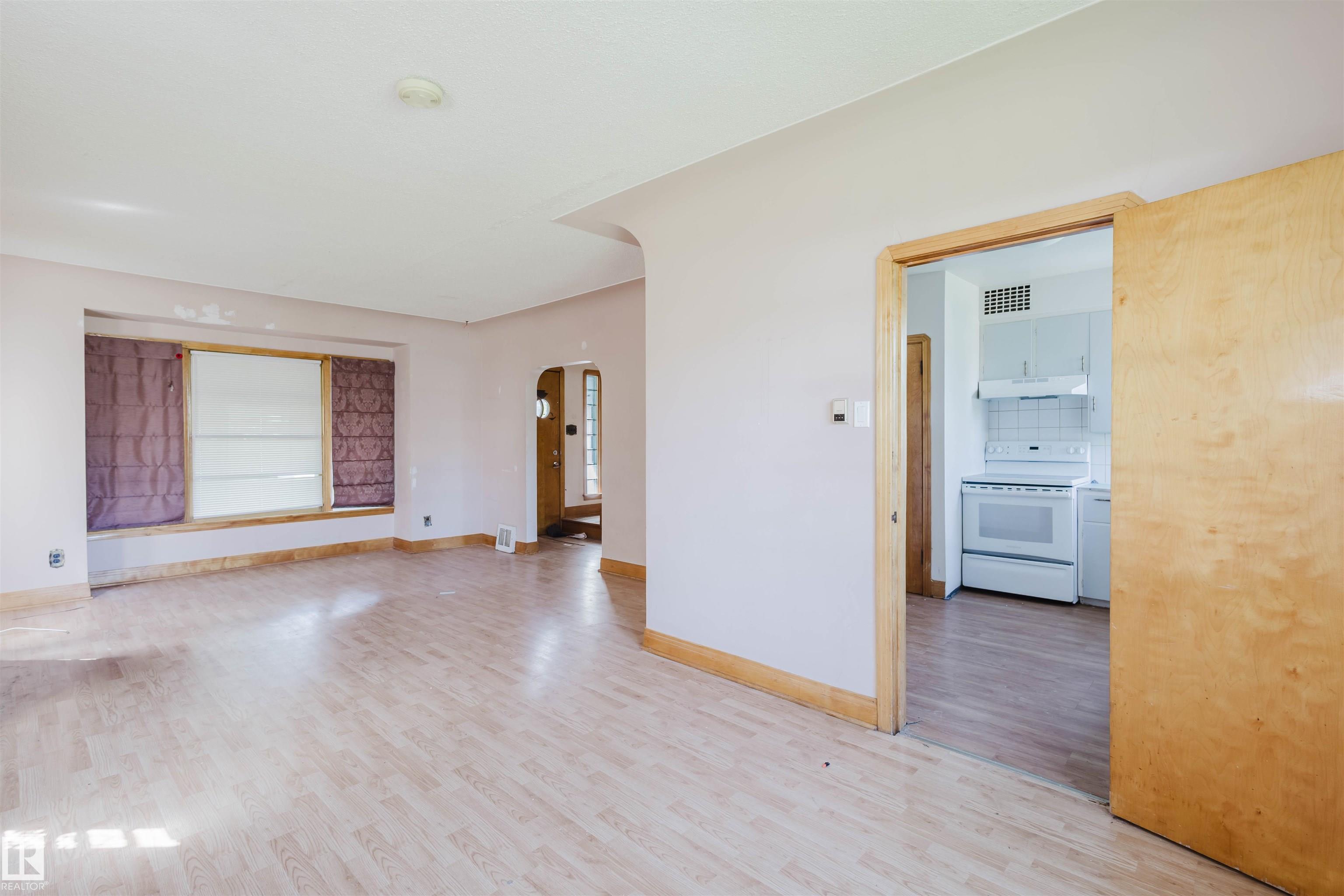 Photo 10 at 10827 111 Street NW, Queen Mary Park, Edmonton