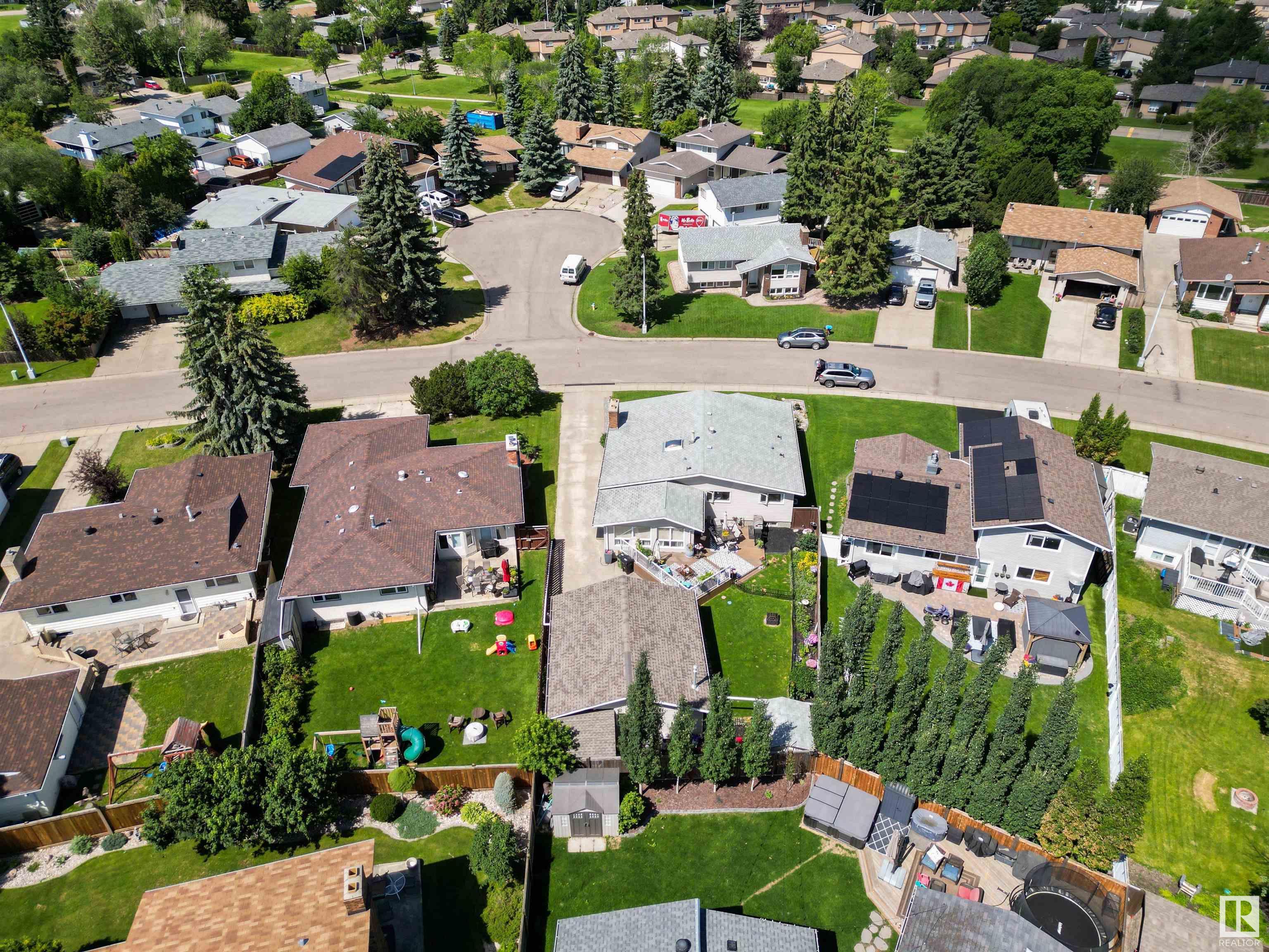 http://cdnparap120.paragonrels.com/ParagonImages/Property/p12/RAE/225359549/47/0/0/ca4db05049200062219615d748538929/1/444ea4fcb5040b24ea6e5b4ca40519ea/225359549-b3396c7c-f507-4856-a811-1a2eb15b787a.JPG