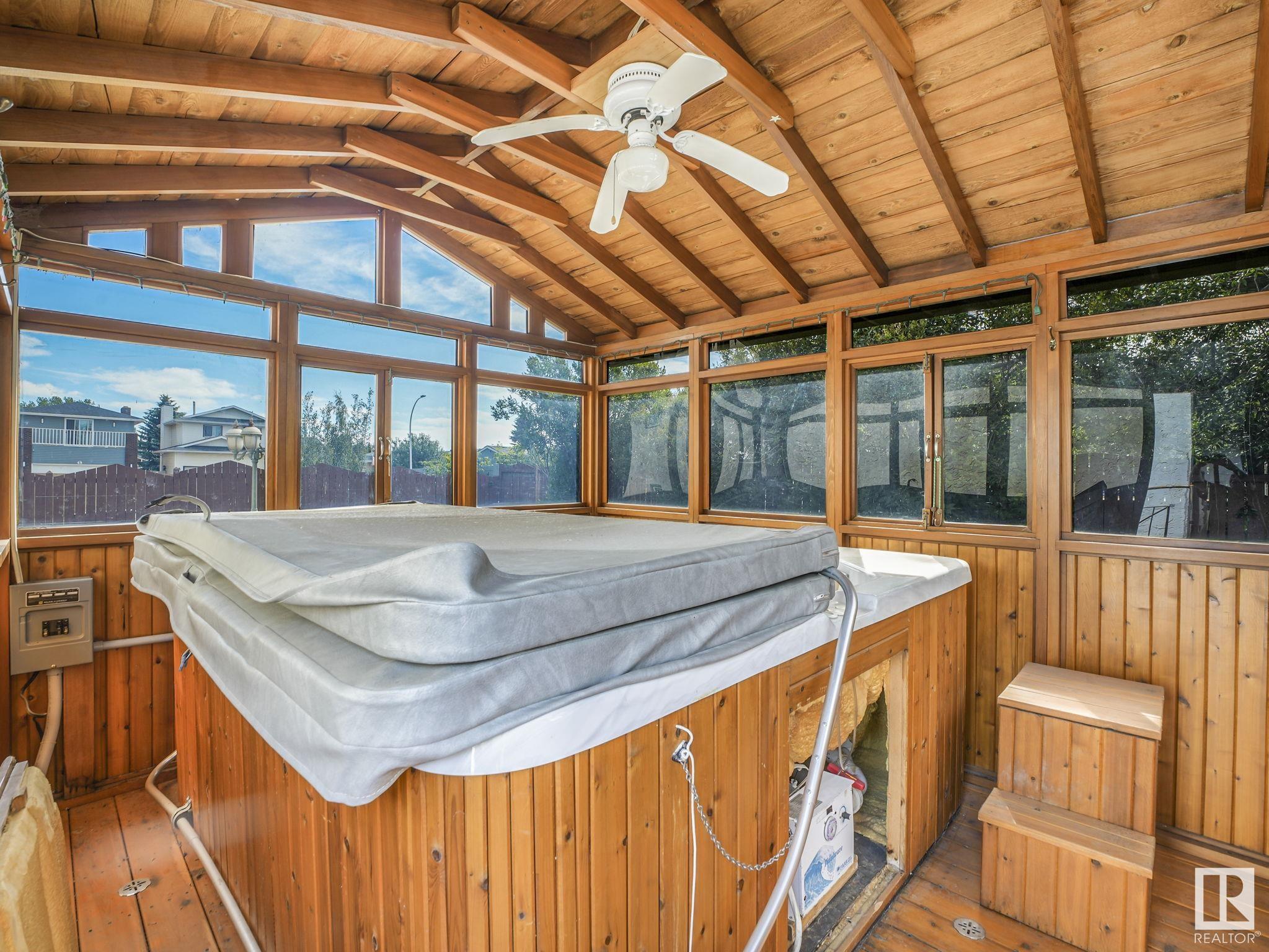http://cdnparap120.paragonrels.com/ParagonImages/Property/p12/RAE/225359727/45/0/0/b44f40673caa008da9eef5e529da38b8/1/d474ef1397ced44fc3ce5ee03ad790fa/225359727-ea05131e-a42e-48a3-aa23-1c6c7dc7869f.JPG