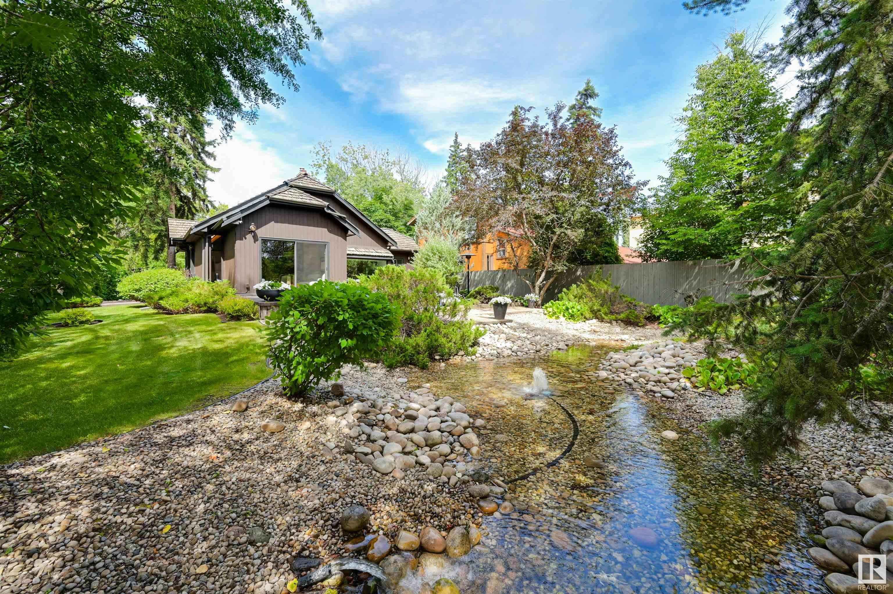 http://cdnparap120.paragonrels.com/ParagonImages/Property/p12/RAE/225359751/50/0/0/1742f4cedc438dbea3a3e72ce5e05110/1/d62573e523b1315ad9a01a8a88a58cdd/225359751-628baee6-2f2a-40a6-a437-72875c836f1f.JPG