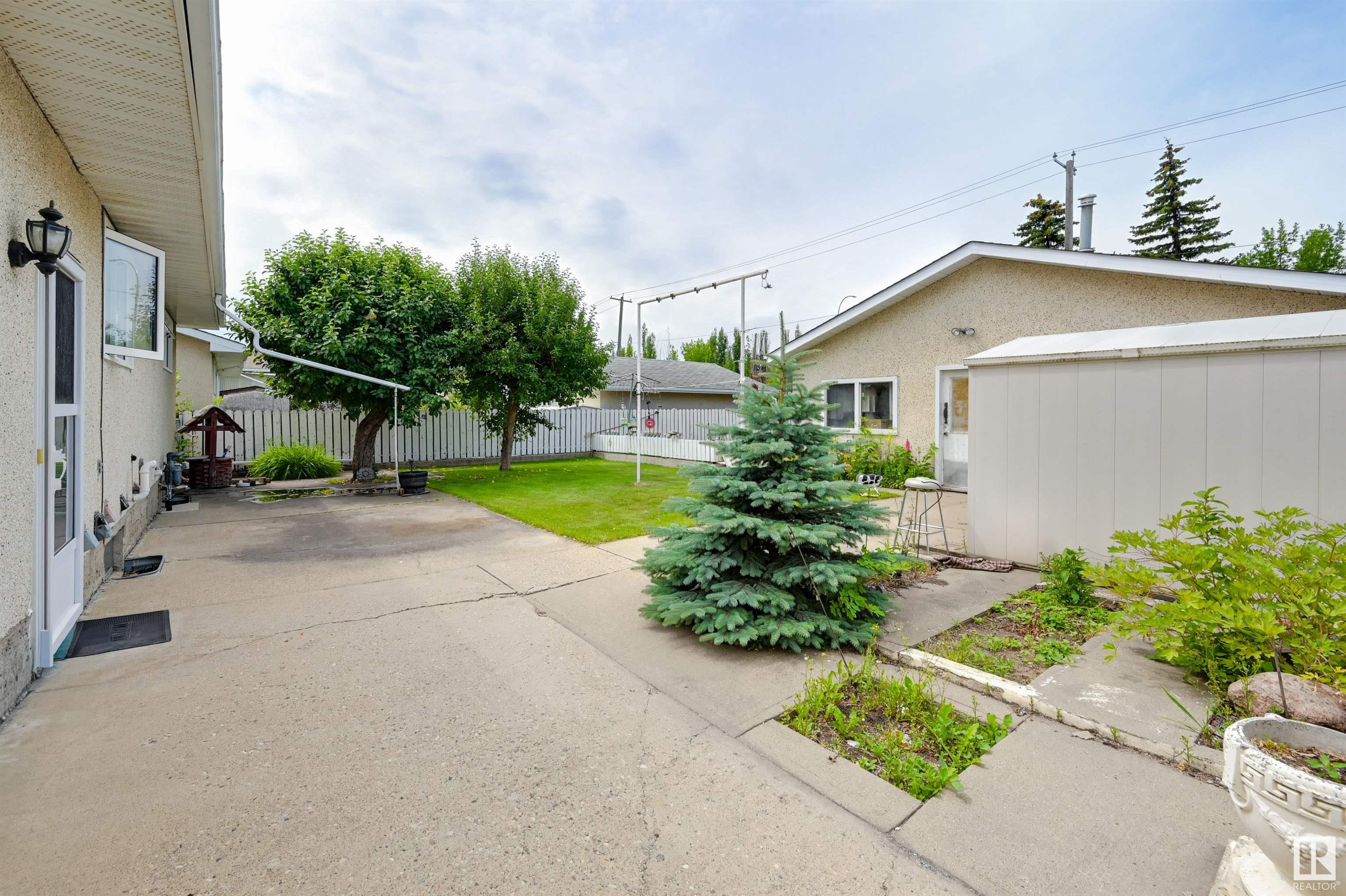 http://cdnparap120.paragonrels.com/ParagonImages/Property/p12/RAE/225359911/38/0/0/4396fda585d5fc5587c2340bab44bce5/1/b863018259ad0c06c417ce862b8f9090/225359911-361b17ac-309c-422f-a643-93678dd571d6.JPG