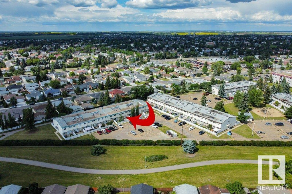 http://cdnparap120.paragonrels.com/ParagonImages/Property/p12/RAE/225360162/51/0/0/2a6ac92f58f504da0b6b7c63b6f07ad9/1/b518620b8d35d0fc3f8195d88de5a7a9/225360162-13c9ccd9-a224-48ad-a5ee-8c1c47b22c1d.JPG