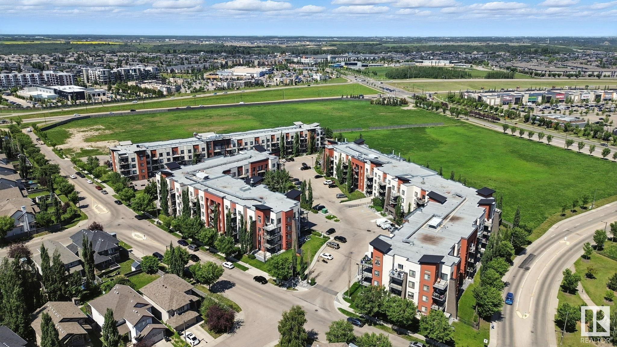 http://cdnparap120.paragonrels.com/ParagonImages/Property/p12/RAE/225360464/69/0/0/224afc8cd93e4b1cac9fbf56493cefc5/1/30d83e1b0512029f7501f48751f8bb32/225360464-aee7cbcd-3cdb-4d54-9108-bf9ee66205d7.JPG