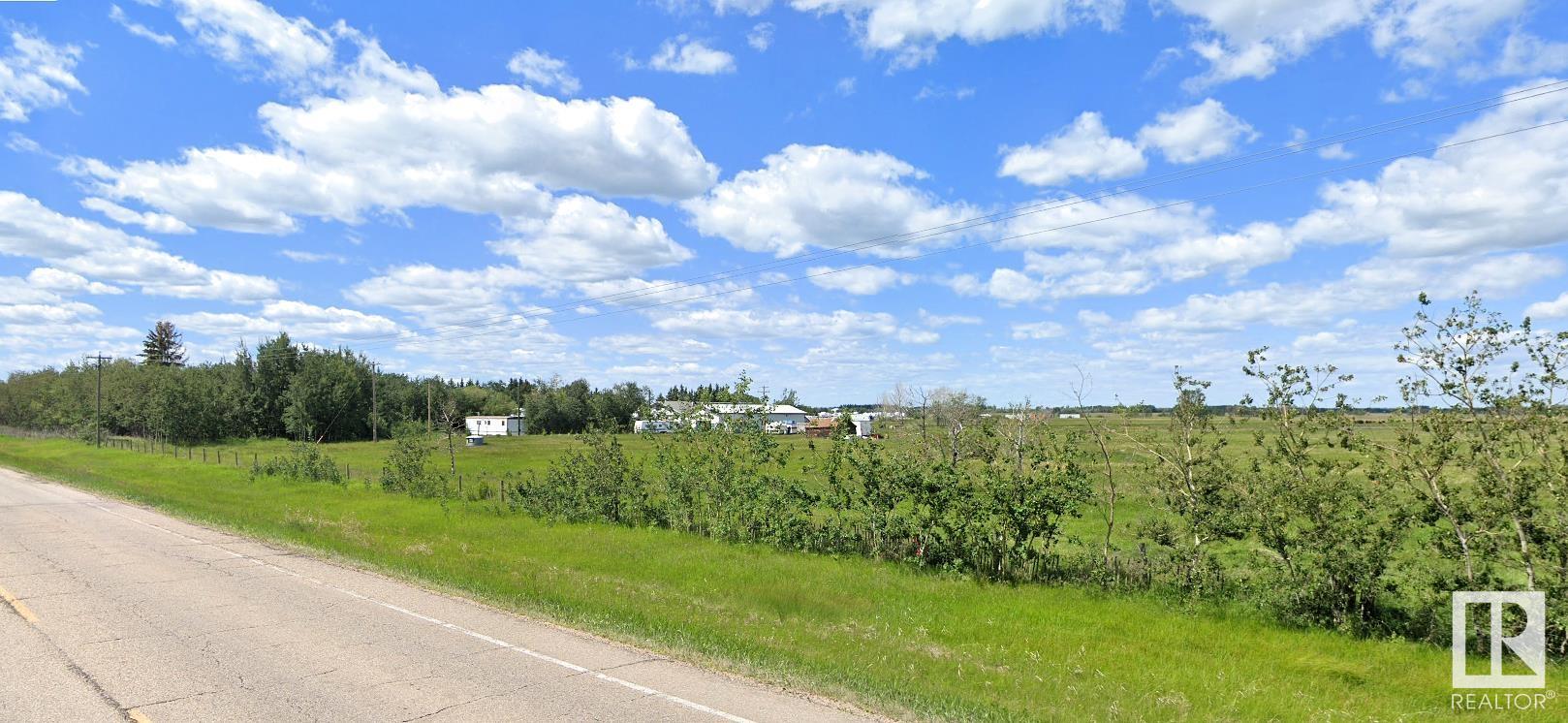 http://cdnparap120.paragonrels.com/ParagonImages/Property/p12/RAE/225360505/1/0/0/529dde58ee10a77f6dbc68e633175508/1/204ec241ac3958627bffccf1b6e6f56f/225360505-939af025-1a8c-4c1b-9cd3-bc0ee0fa4f84.JPG