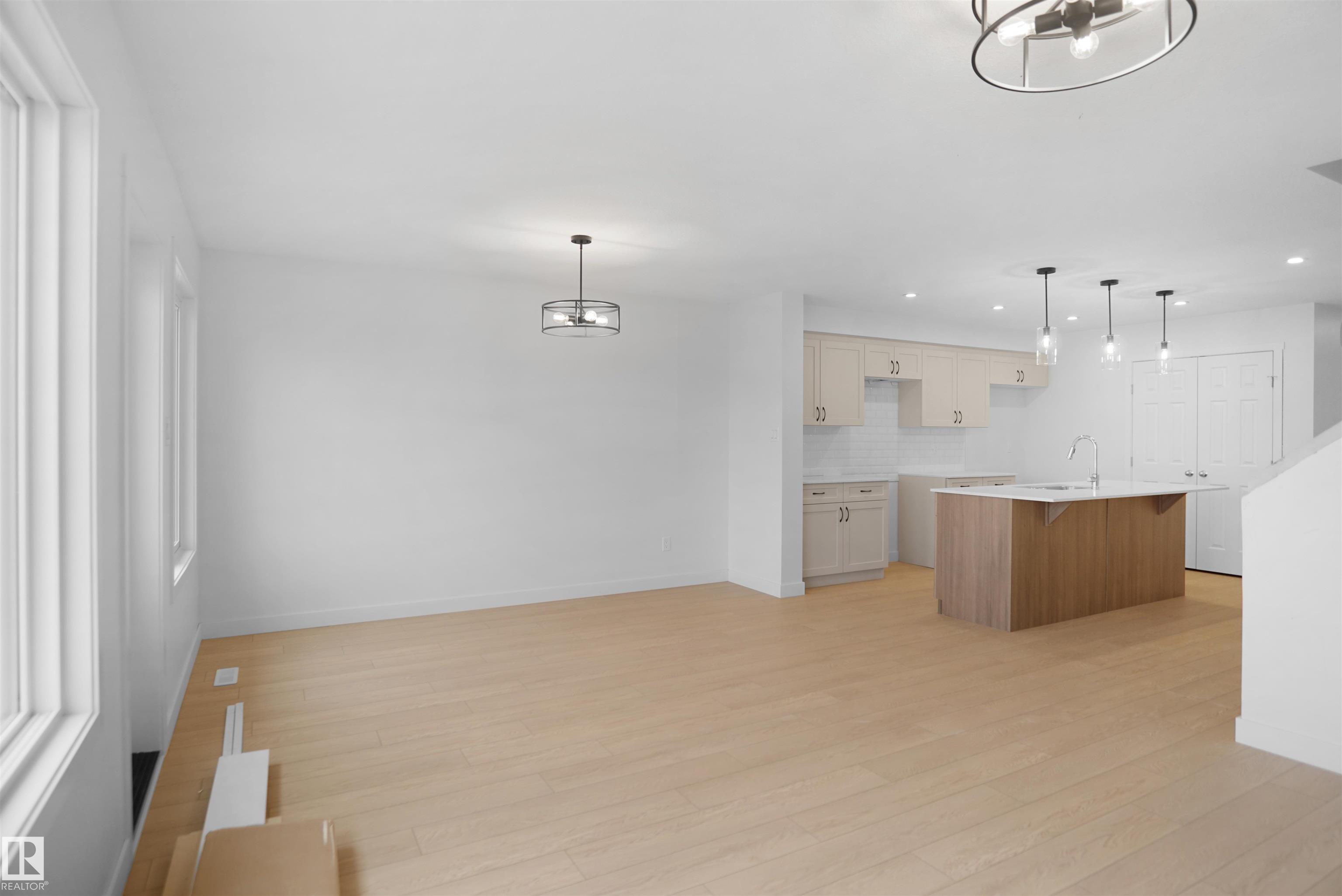 Picture for 624 176 AV NE