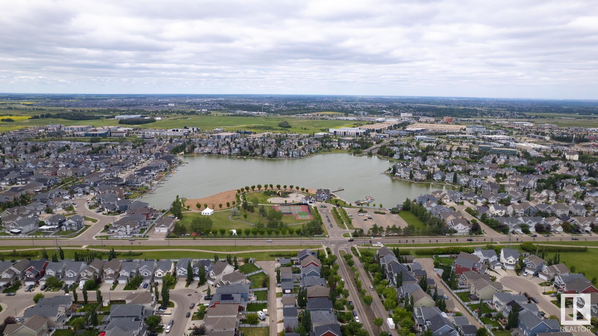 http://cdnparap120.paragonrels.com/ParagonImages/Property/p12/RAE/225360560/54/0/0/178e4fdea96b5694b94f8ef28f7b2dca/1/e9a7a8e7d16b9150dd86cabeb1275fb5/225360560-4d54b96c-f332-4b97-9b1f-e454c68923a2.JPG