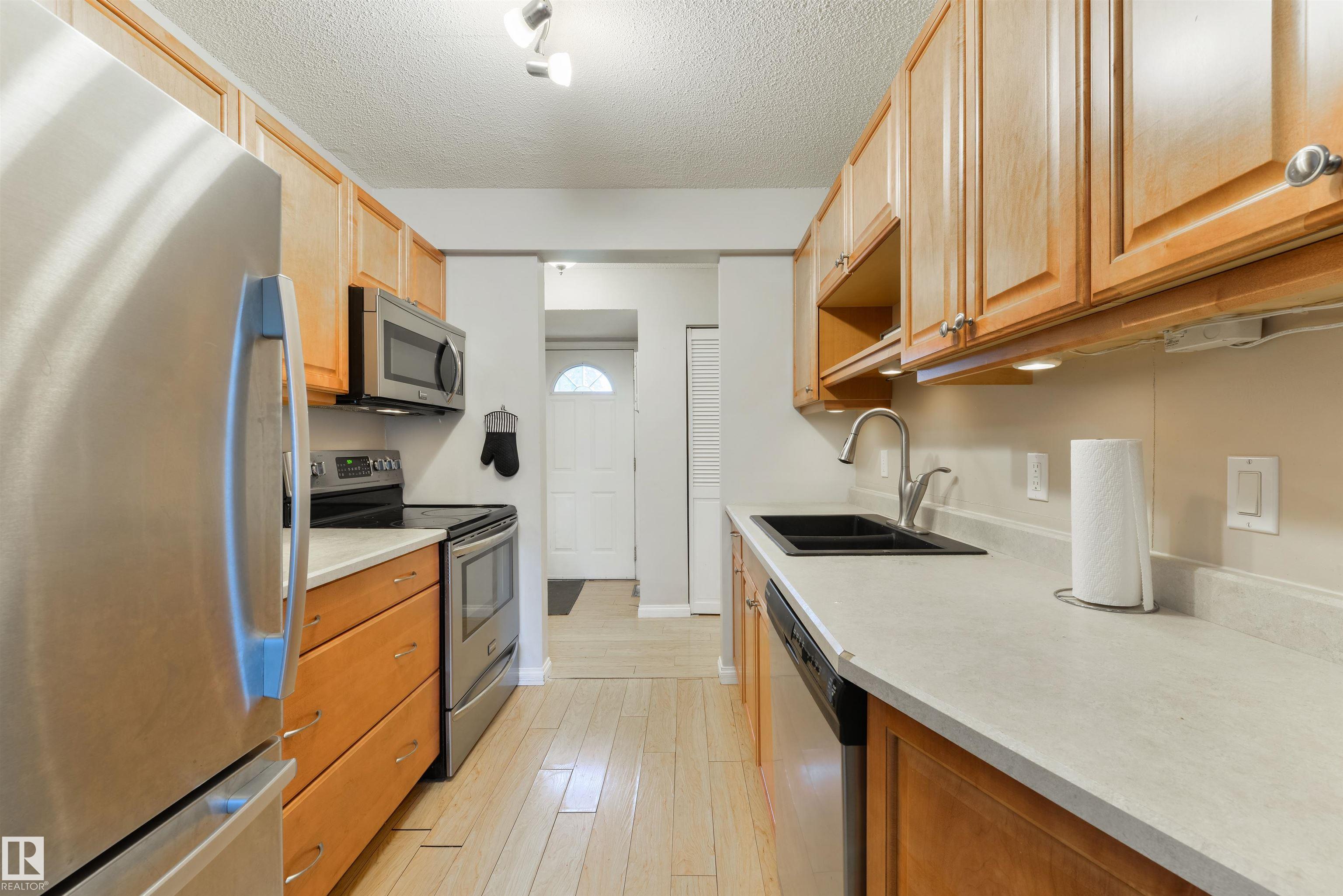 Photo 11 at 2B Meadowlark Village NW, West Meadowlark Park, Edmonton