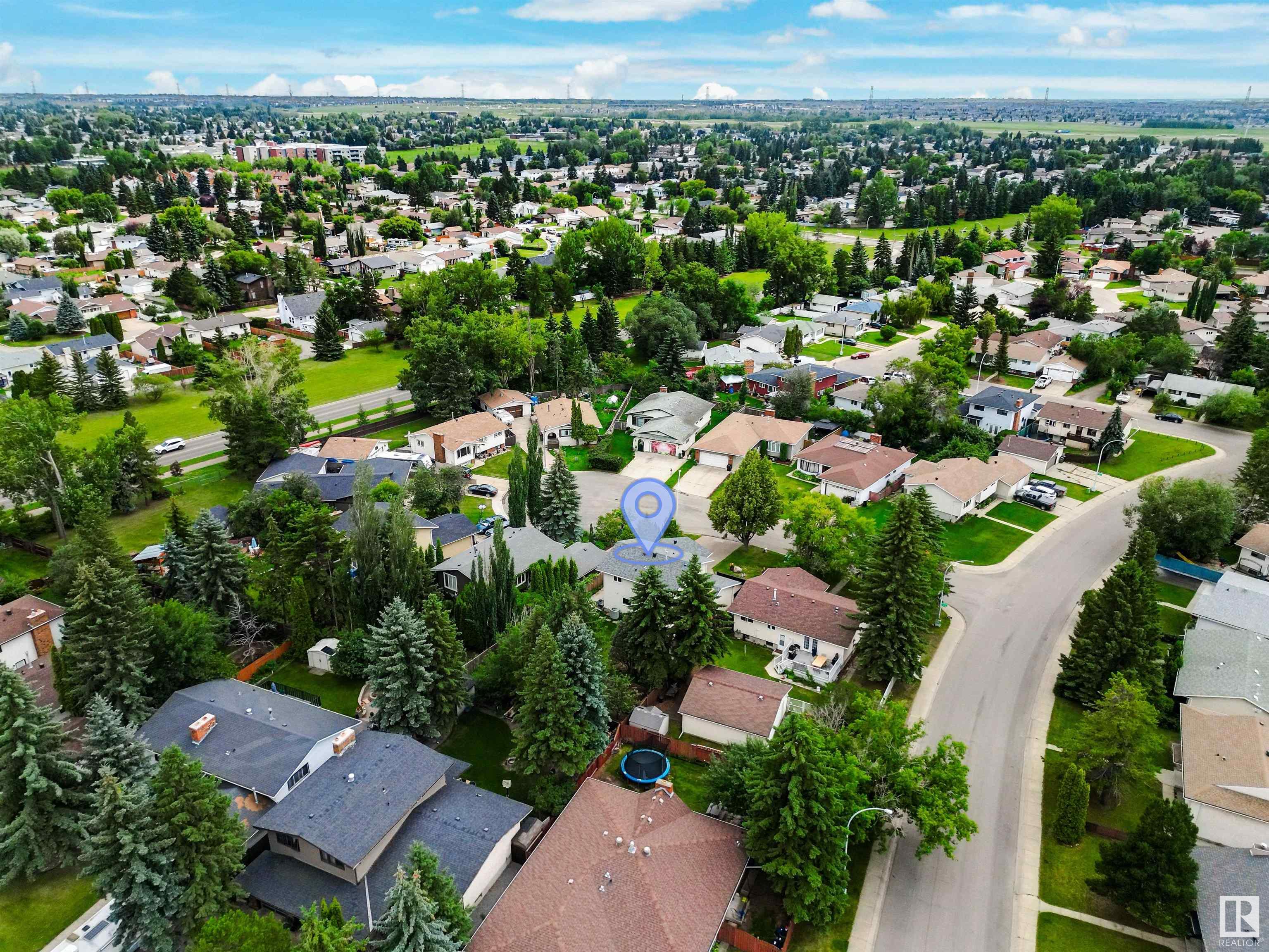 http://cdnparap120.paragonrels.com/ParagonImages/Property/p12/RAE/225360746/64/0/0/35856b36b8a16bfcc75f624aeda85012/1/f20065cd008670ca2040a20325893774/225360746-fee3c55f-ad4d-4e4c-81dc-9ed7620d8960.JPG