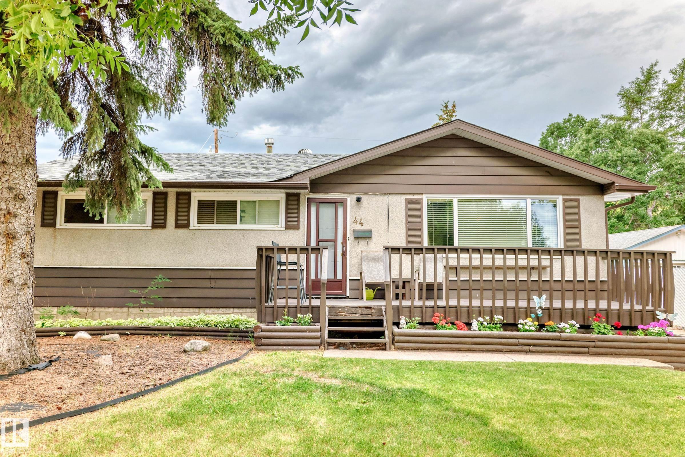 Photo 2 at 44 Grandin Road, Grandin, St. Albert