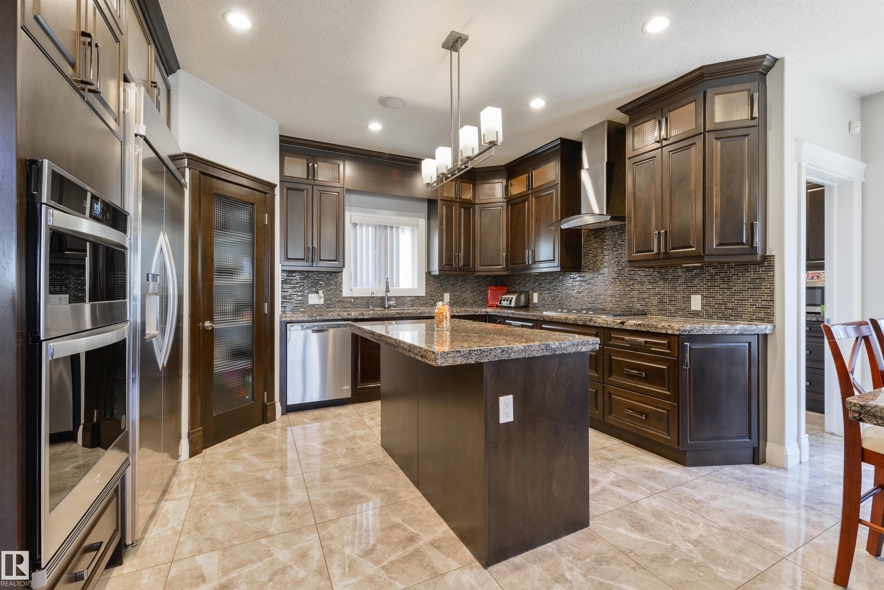Photo 11 at 6111 56 Avenue, Eaglemont Heights, Beaumont