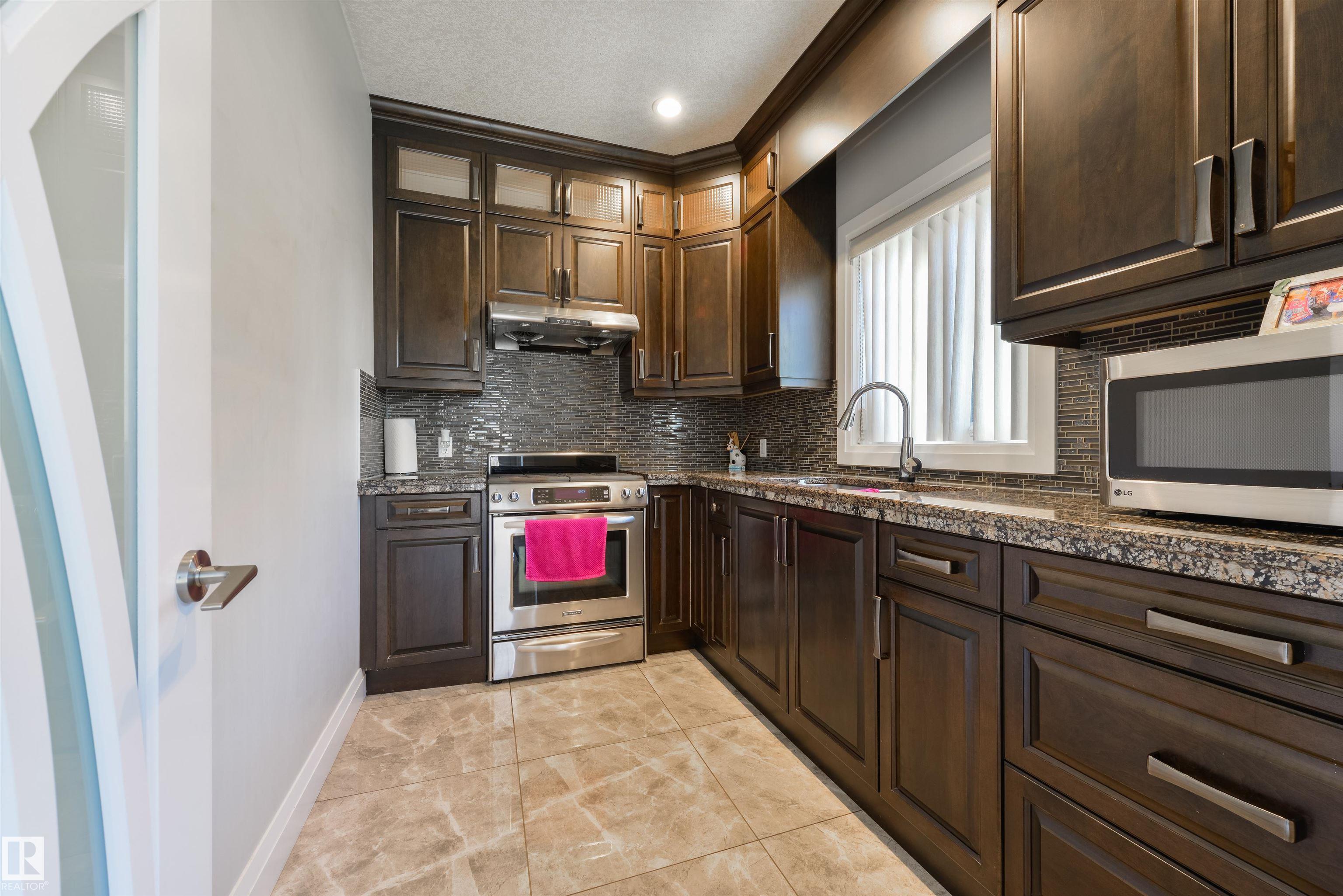 Photo 14 at 6111 56 Avenue, Eaglemont Heights, Beaumont