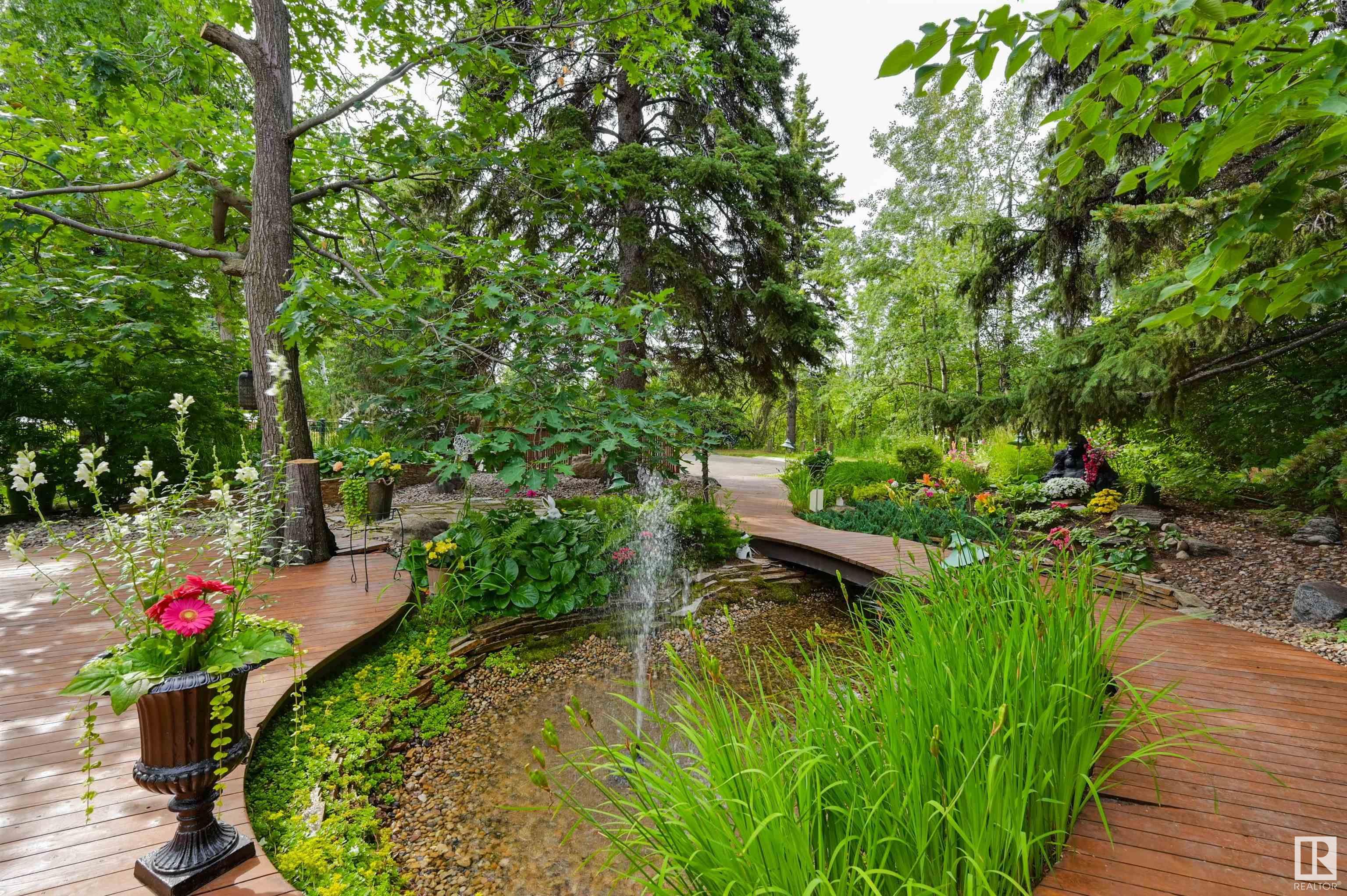 http://cdnparap120.paragonrels.com/ParagonImages/Property/p12/RAE/225360951/11/0/0/f2e1df8d787b142825554de9368712c3/1/dbbdfc36518a5ae571597e6d04d1a1f0/225360951-e5c3e242-db79-44c0-b408-718a0c616a38.JPG