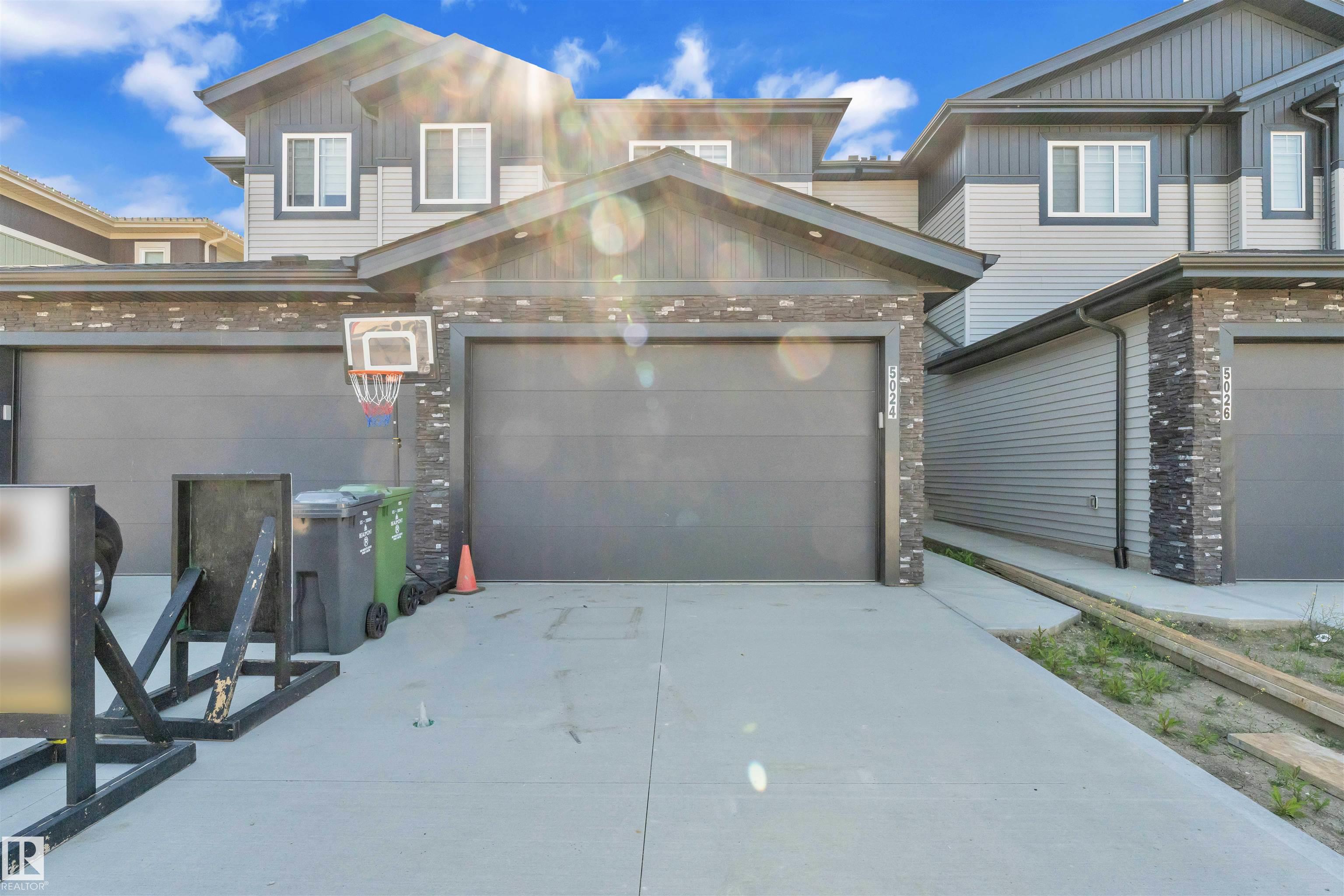 Photo 2 at 5024 67 Street, Eaglemont Heights, Beaumont