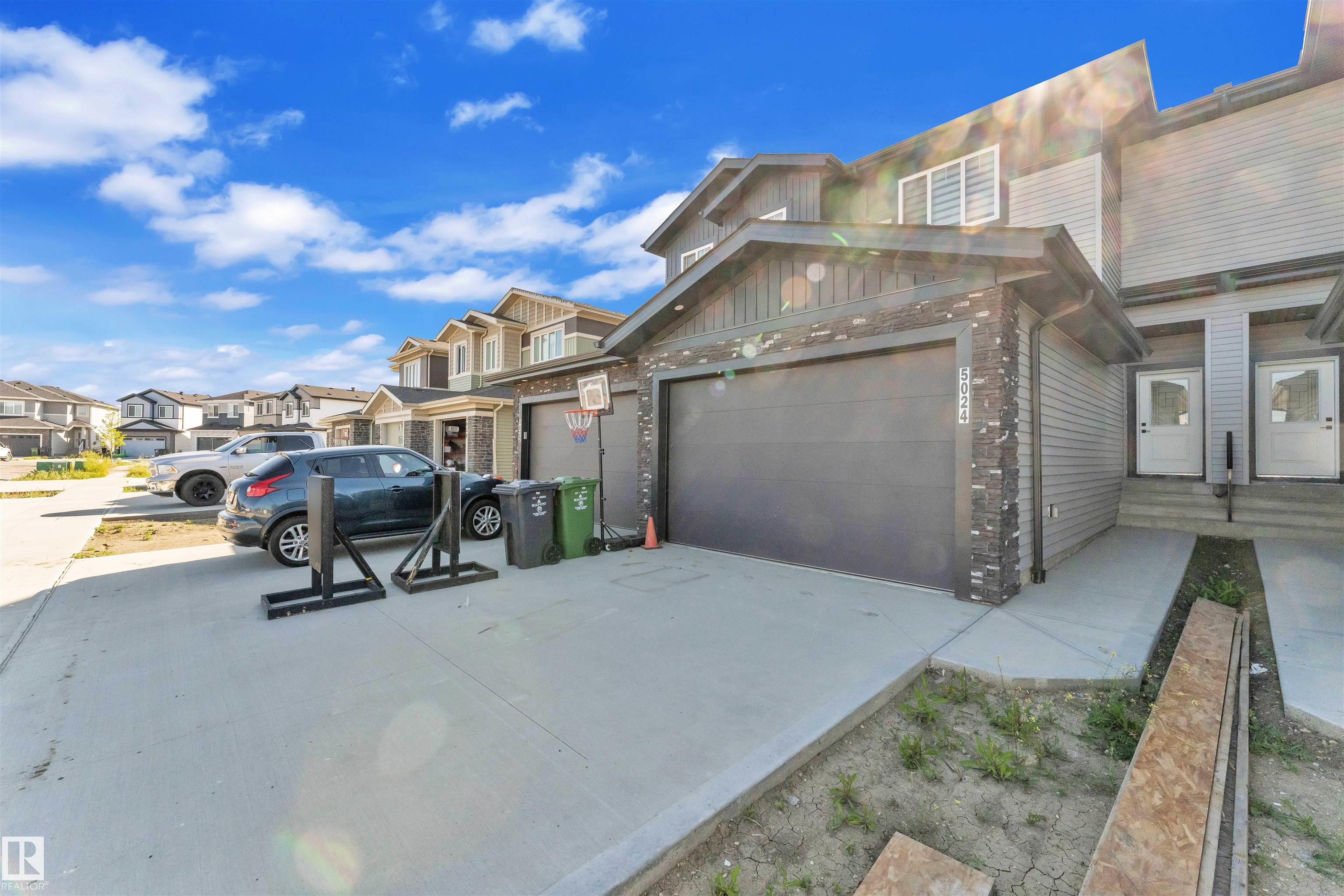 Photo 3 at 5024 67 Street, Eaglemont Heights, Beaumont