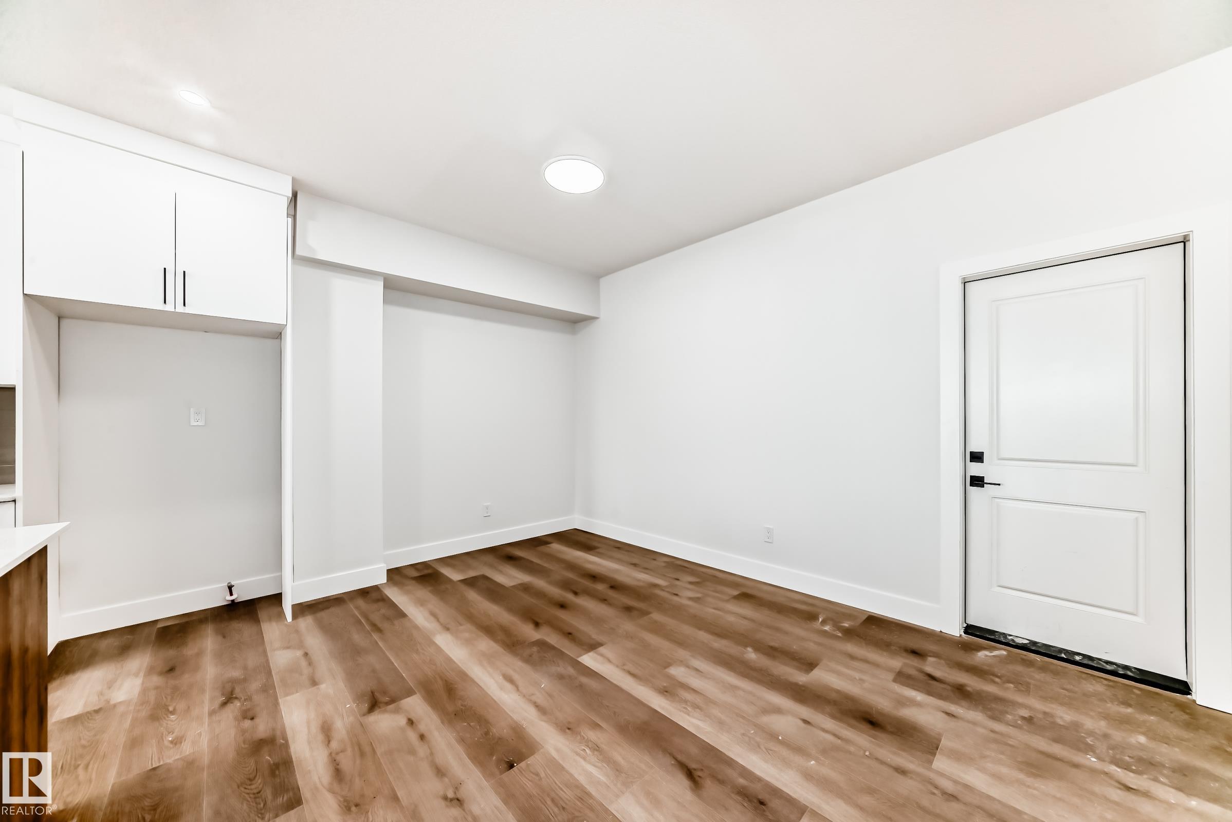 Photo 8 at 5024 67 Street, Eaglemont Heights, Beaumont