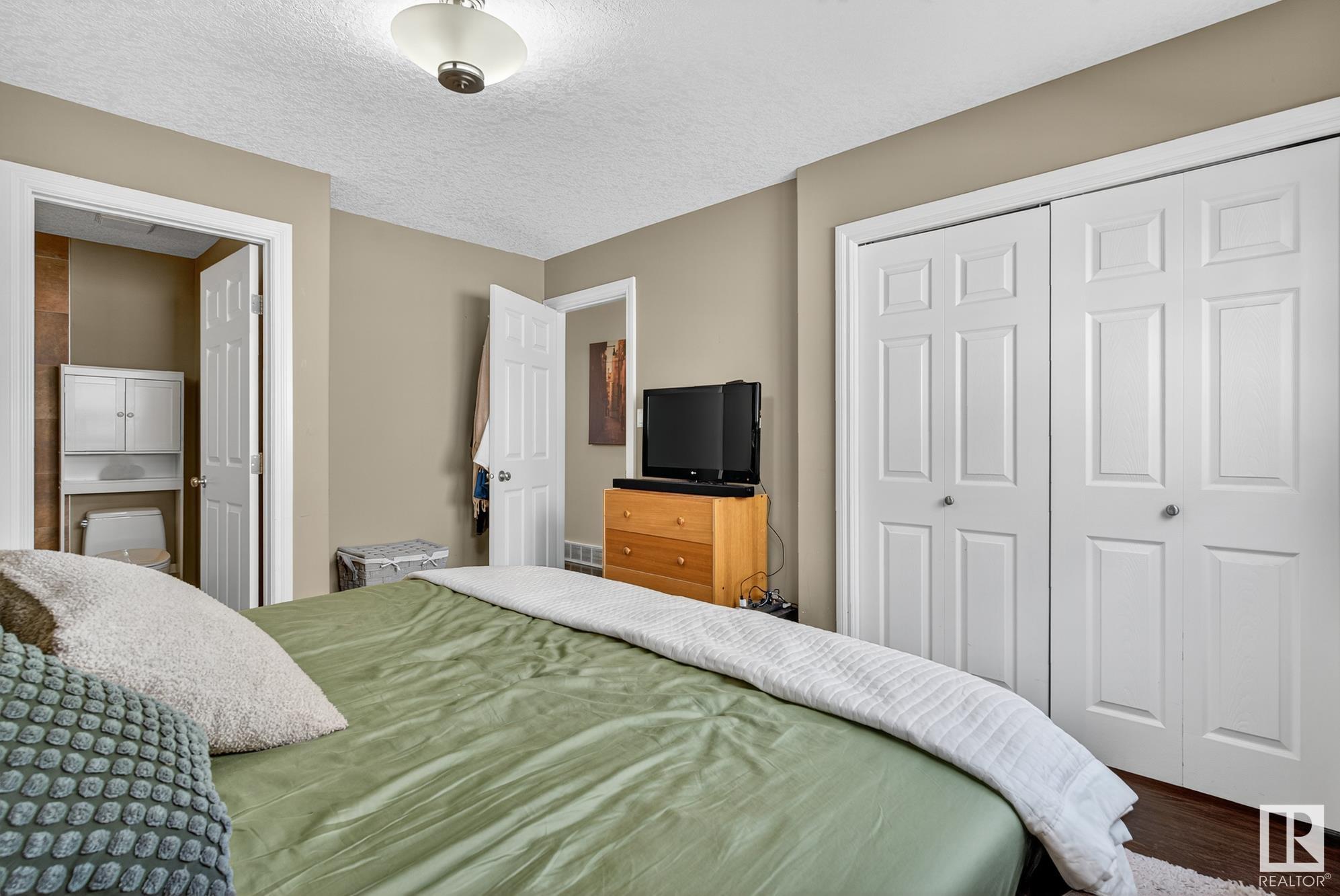 http://cdnparap120.paragonrels.com/ParagonImages/Property/p12/RAE/225361011/17/0/0/c57dd956c9b5fda091981e9e9c6ce35f/1/7959bd0f3f7aa0bc54eaa8035ea600f7/225361011-52ba275c-4a98-4b2e-ae59-5f8a5be61dc7.JPG
