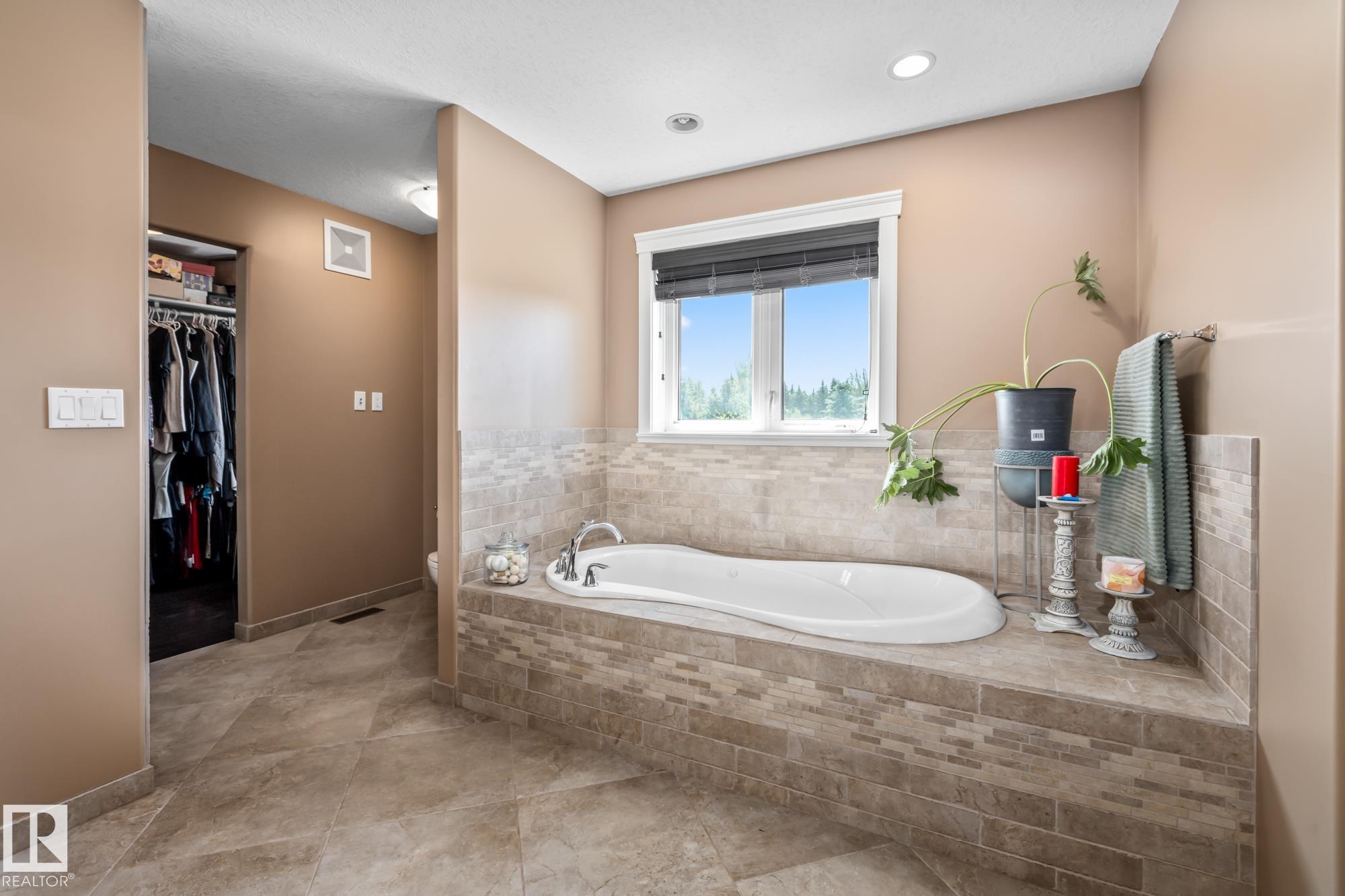 Photo 34 at 577 Manor Pointe Court, Upper Manor Pointe, Rural Sturgeon County