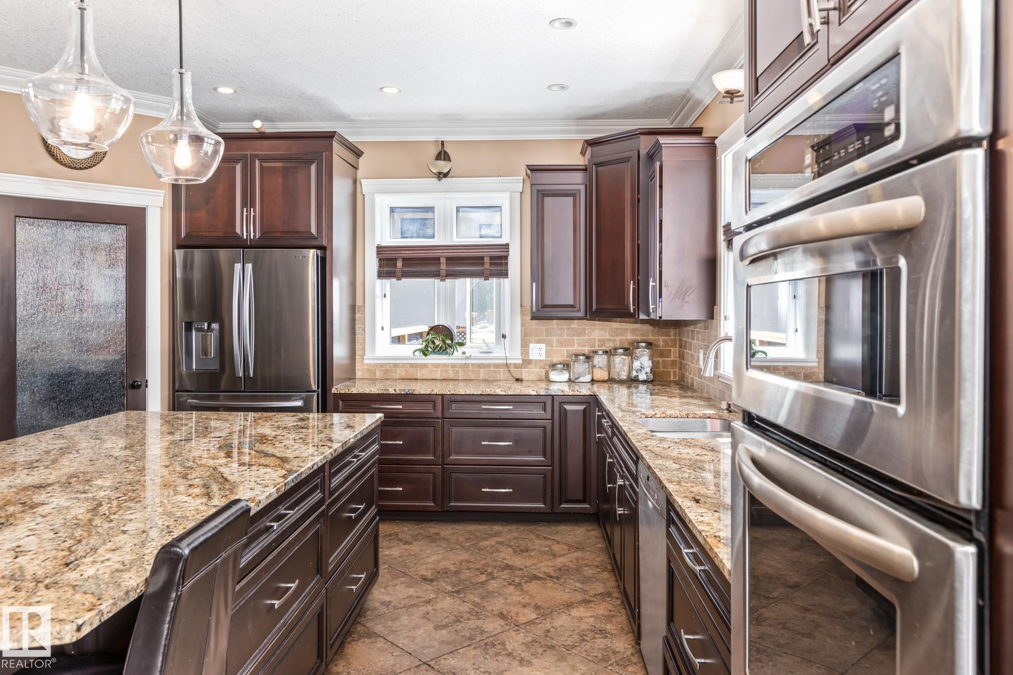 Photo 8 at 577 Manor Pointe Court, Upper Manor Pointe, Rural Sturgeon County