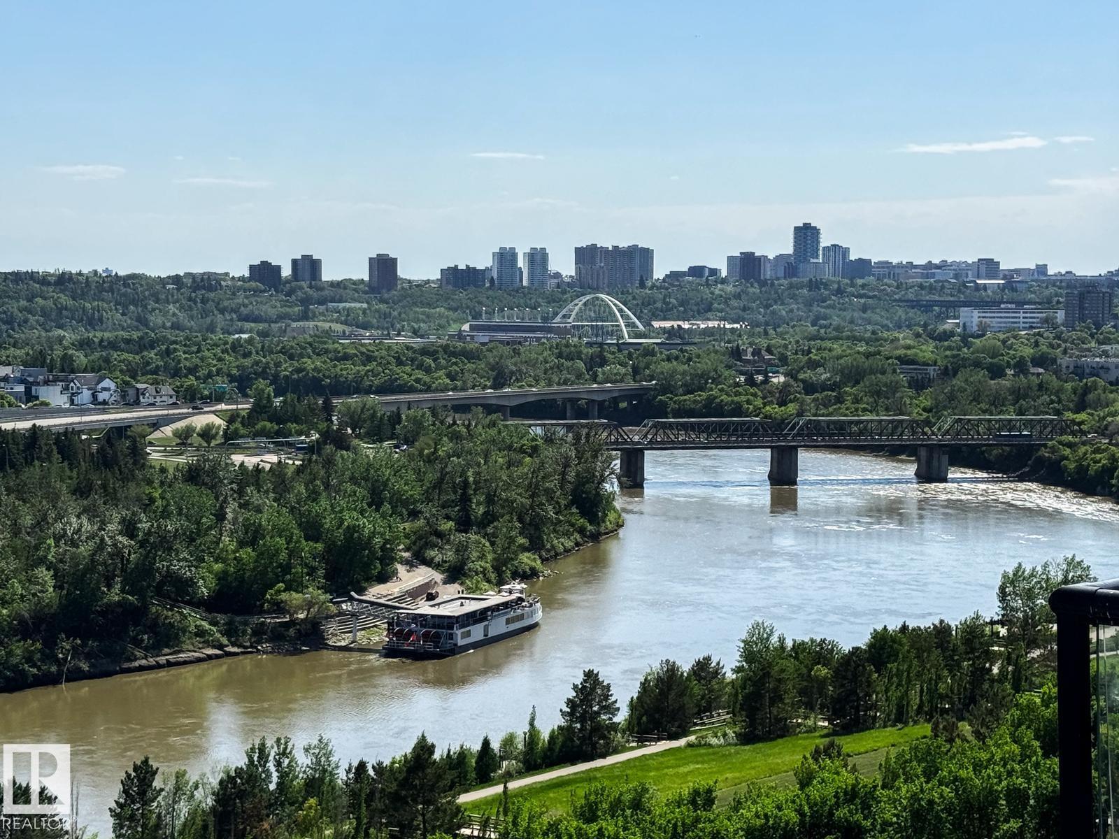 http://cdnparap120.paragonrels.com/ParagonImages/Property/p12/RAE/225361124/19/0/0/37c055c1ddf6eafef3adc225317918bc/1/17f5774c1b905e0df7bdf2a6a552afe7/225361124-40e19fc6-91e0-4d3a-b2e4-6b35f9d61d30.JPG
