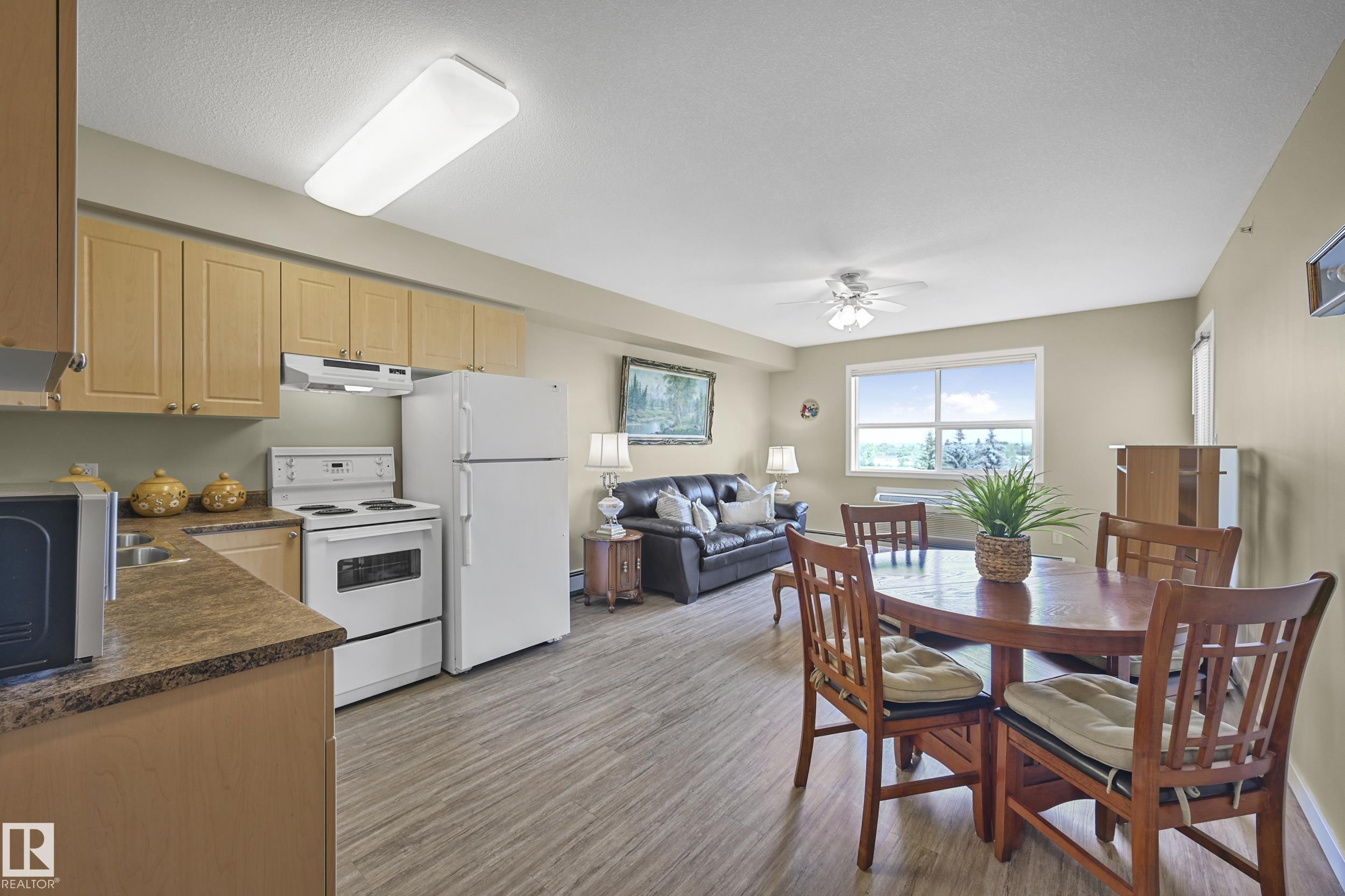 Photo 4 at 426 - 8802 Southfort Drive, South Fort, Fort Saskatchewan