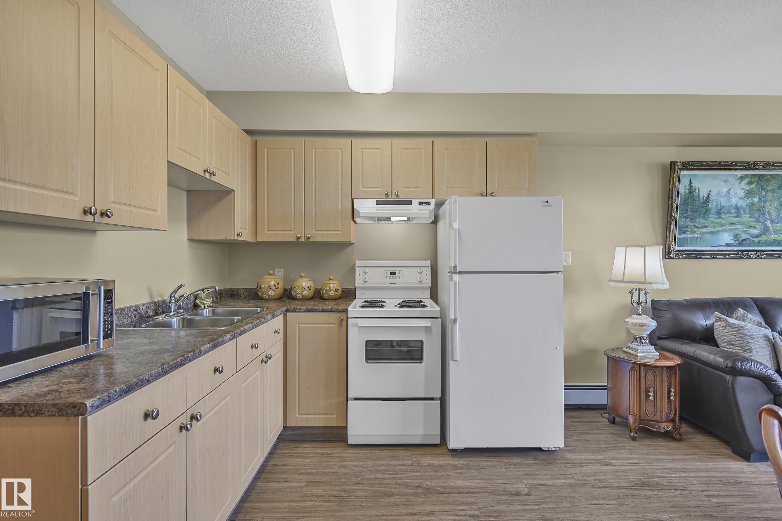 Photo 5 at 426 - 8802 Southfort Drive, South Fort, Fort Saskatchewan