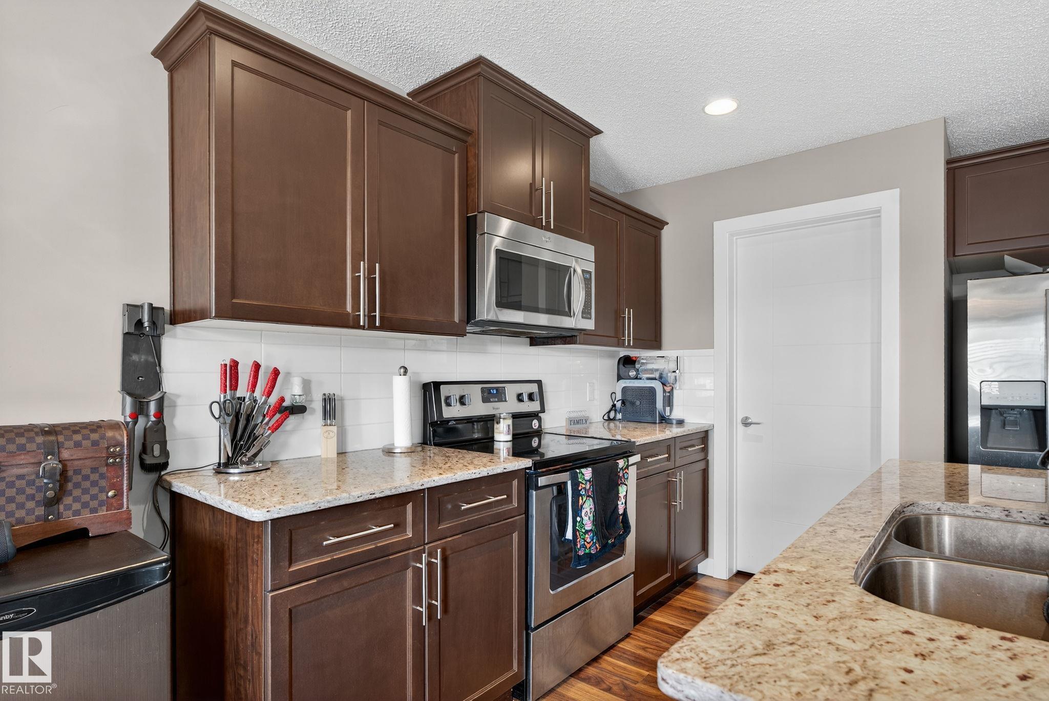Photo 11 at 5416 67 Street, Eaglemont Heights, Beaumont