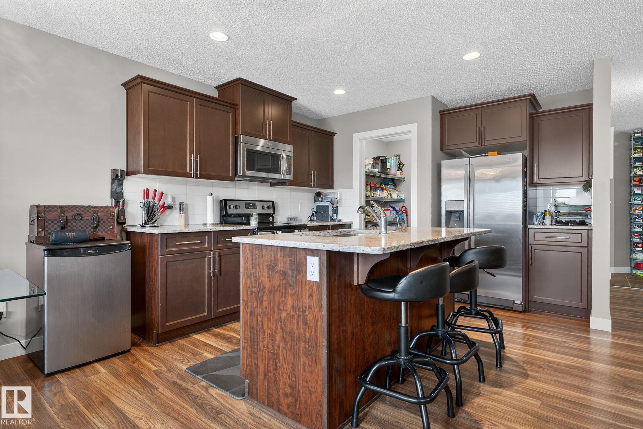 Photo 9 at 5416 67 Street, Eaglemont Heights, Beaumont