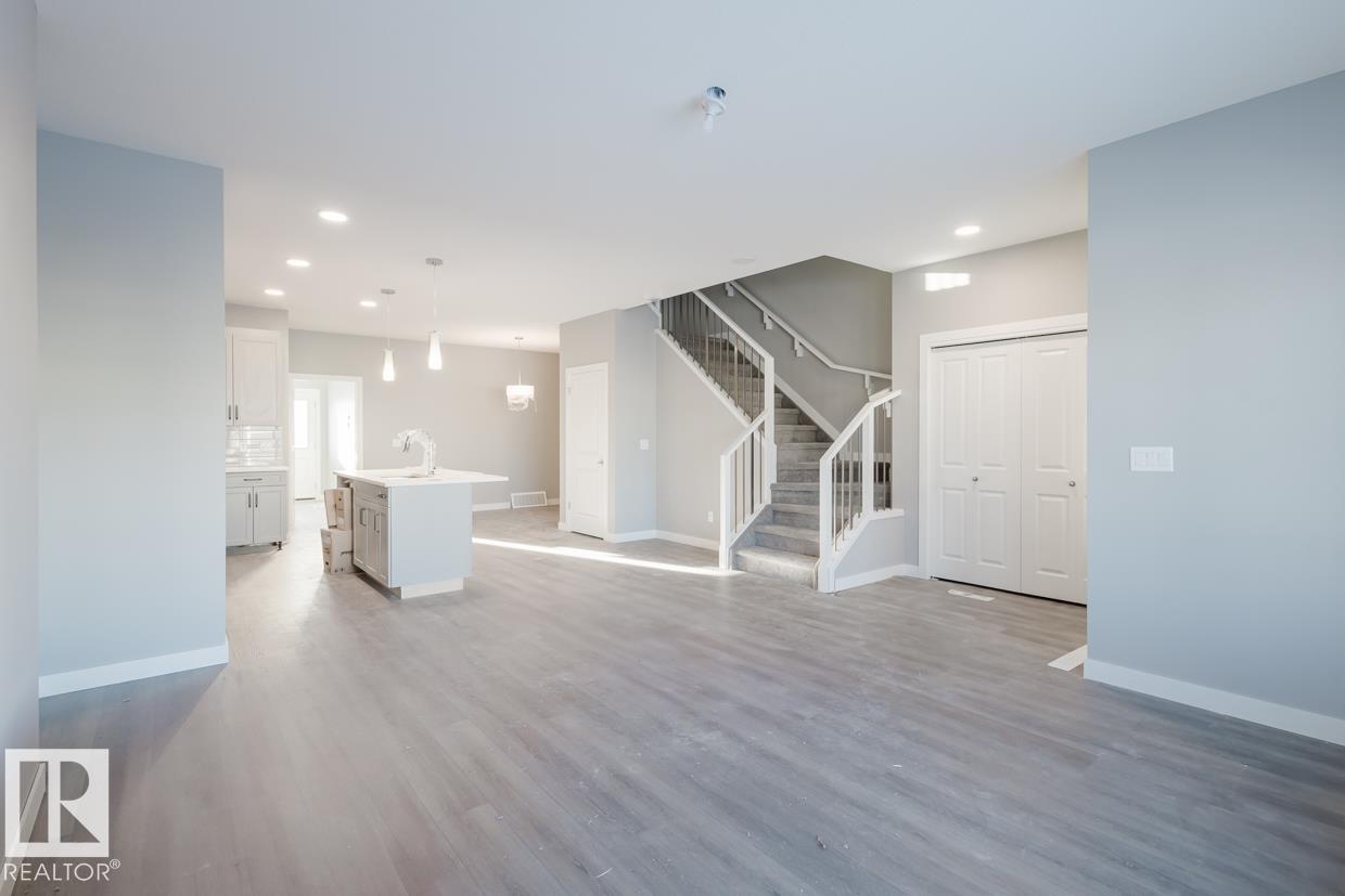 Photo 3 at 5418 69 Street, Elan, Beaumont
