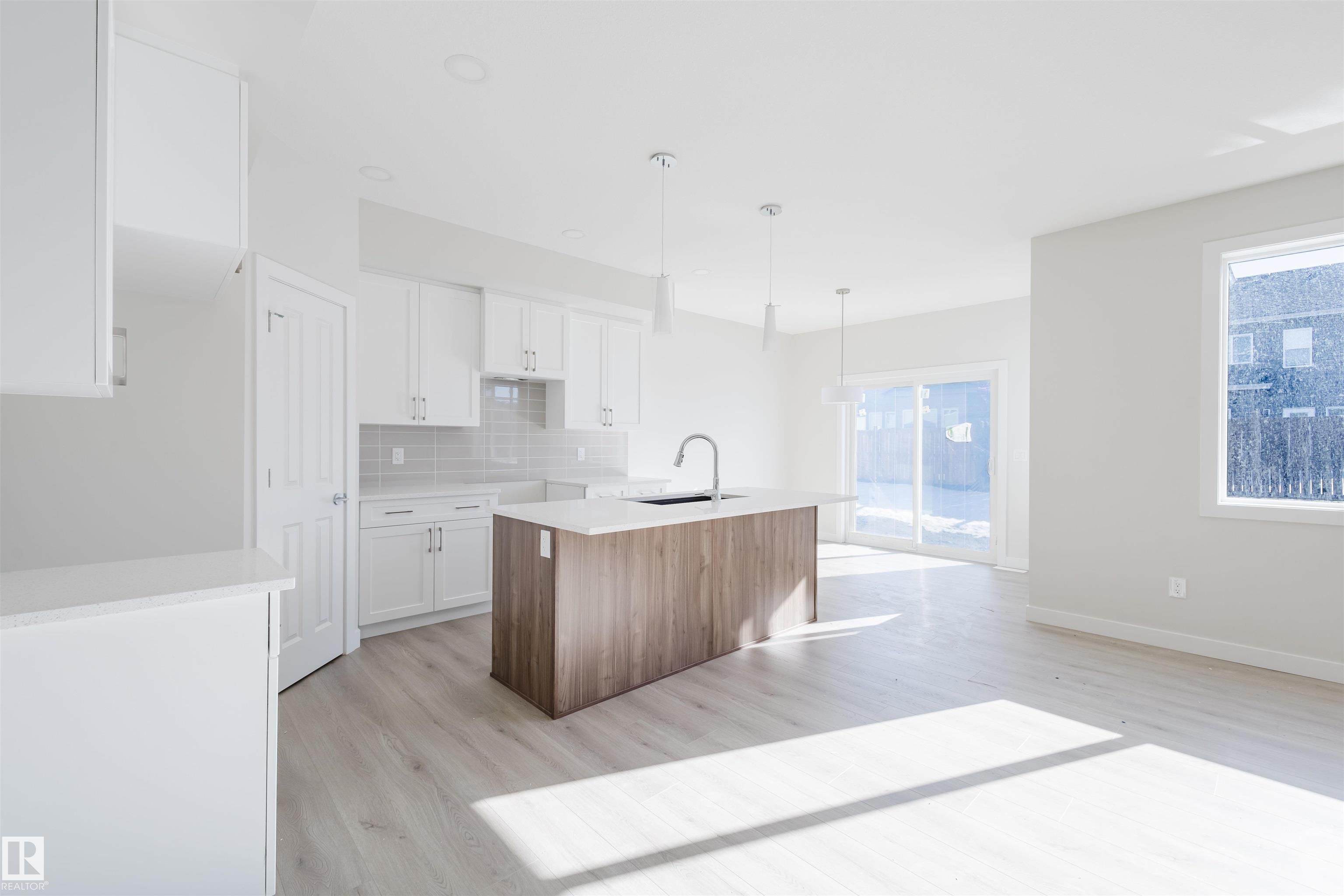 Photo 8 at 5107 71 Street, Elan, Beaumont