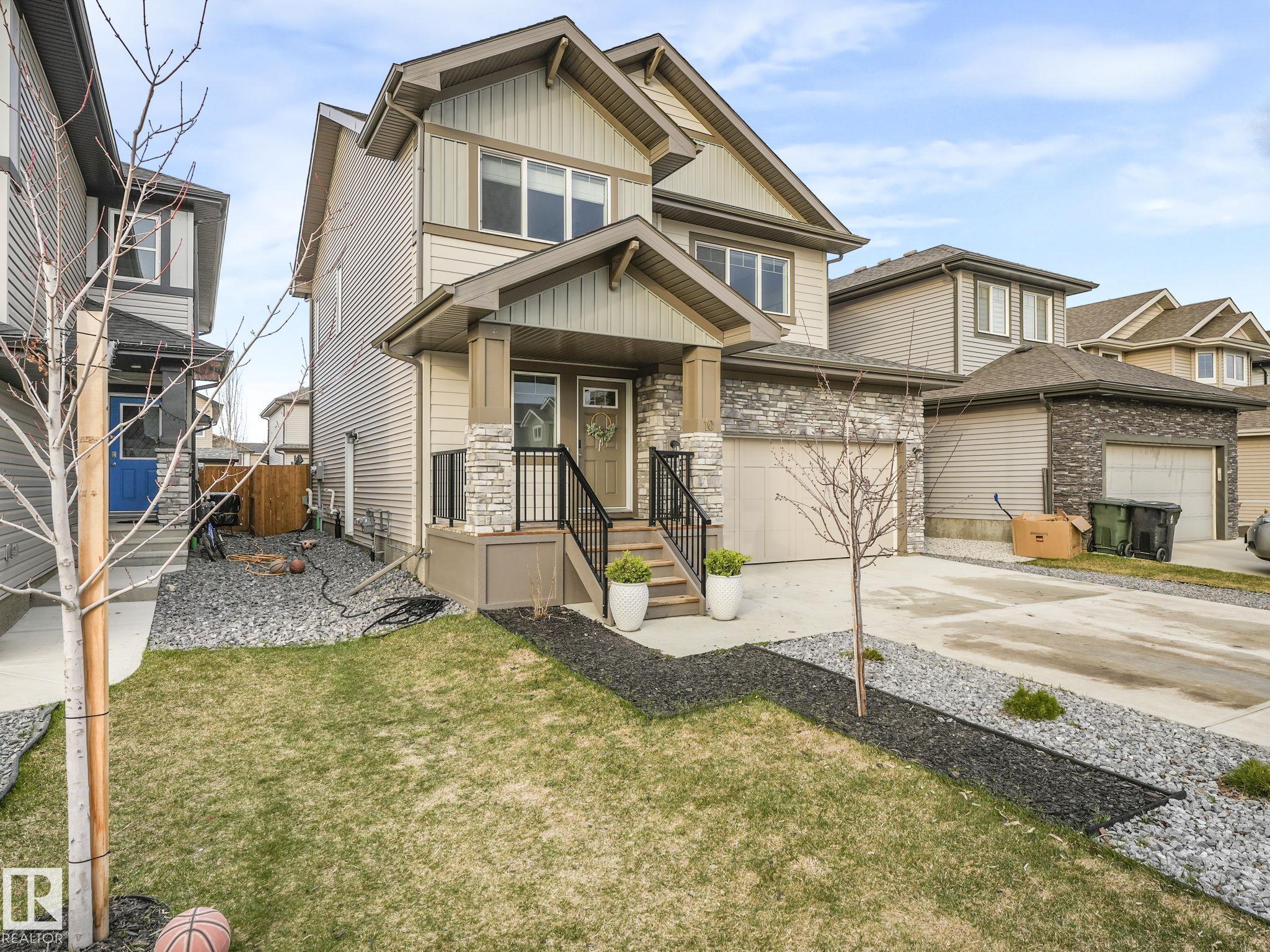 Photo 2 at 10 Autumnwood Crescent, Aspen Glen, Spruce Grove