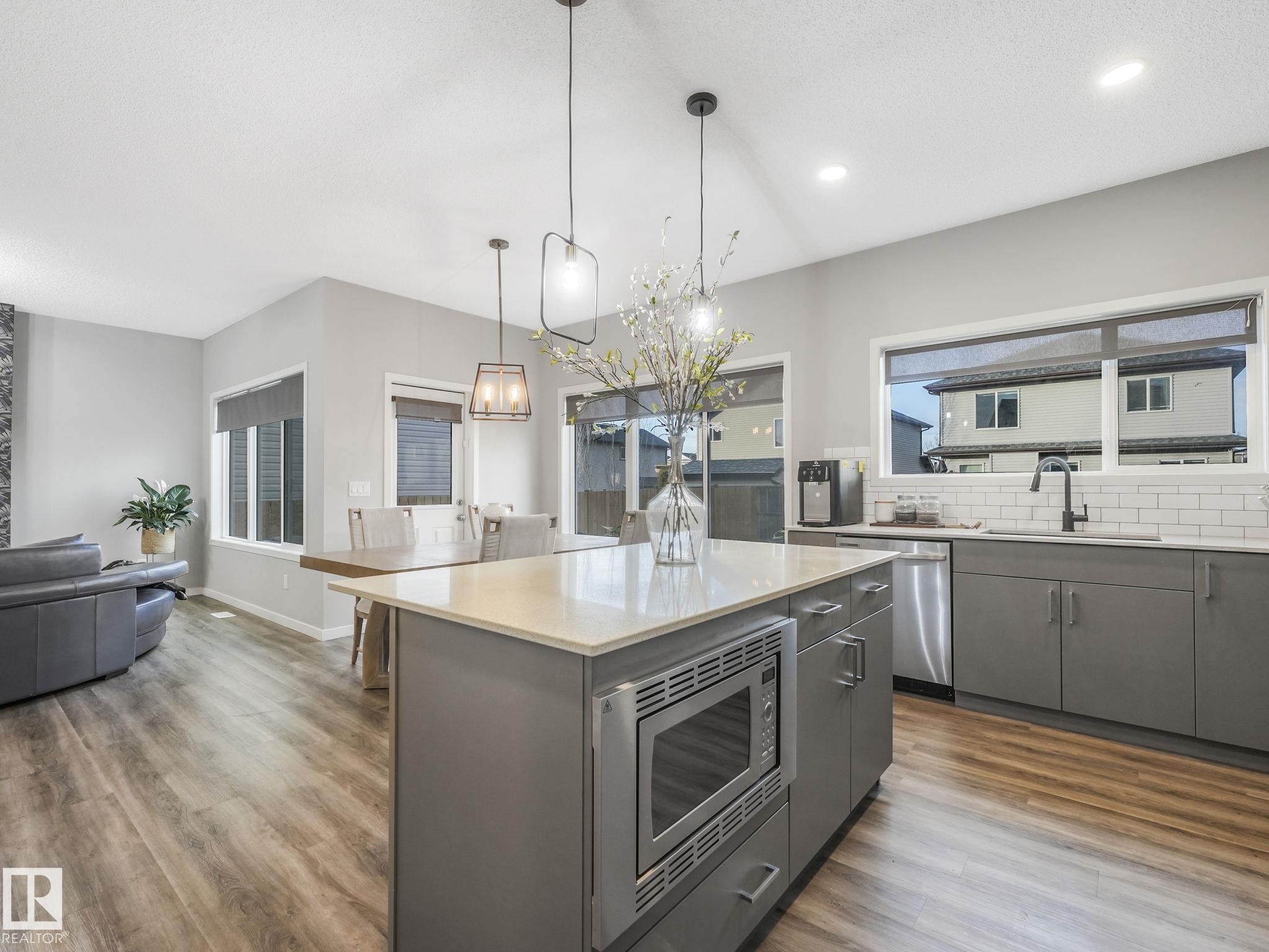 Photo 11 at 10 Autumnwood Crescent, Aspen Glen, Spruce Grove