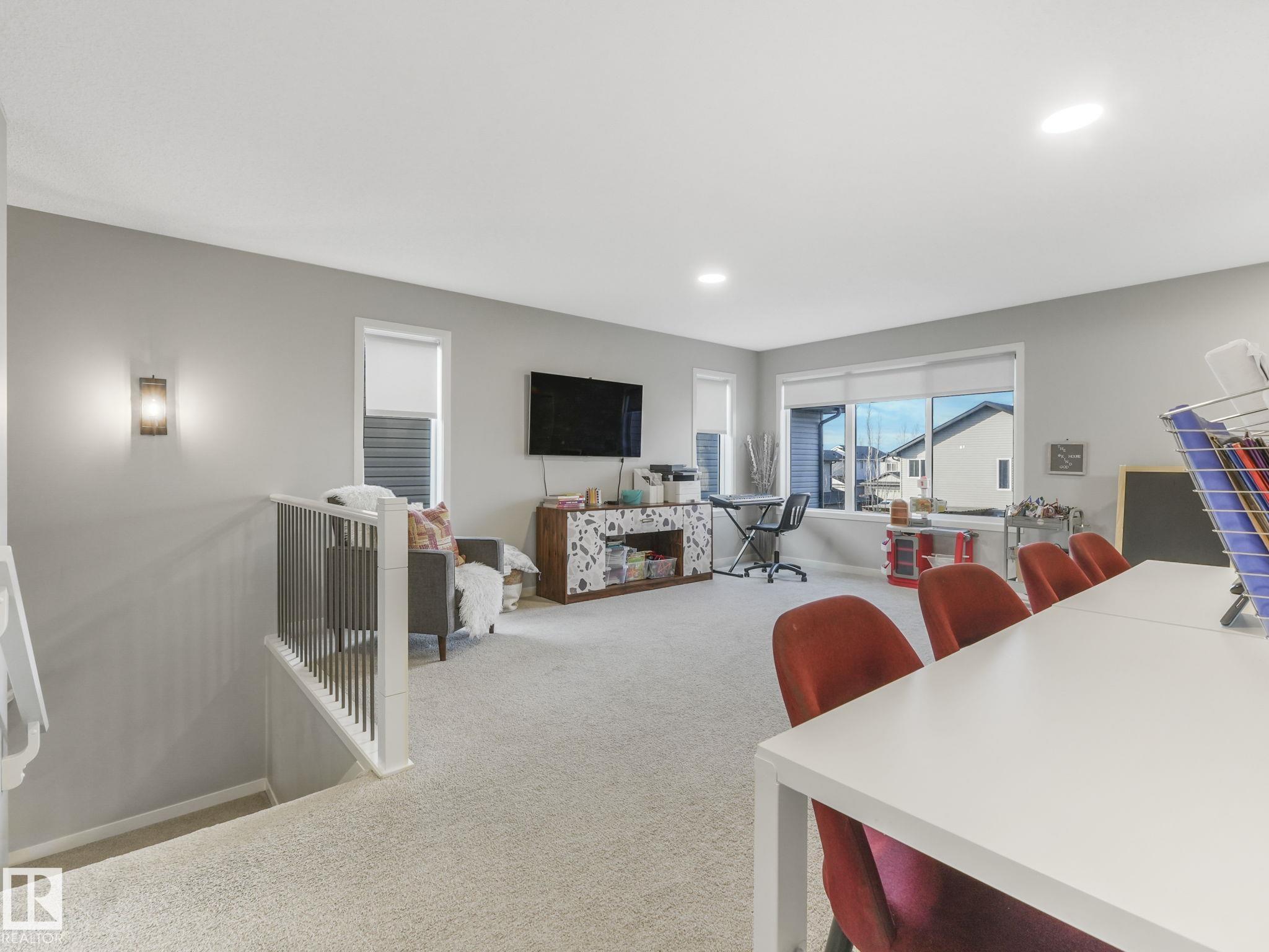 Photo 22 at 10 Autumnwood Crescent, Aspen Glen, Spruce Grove