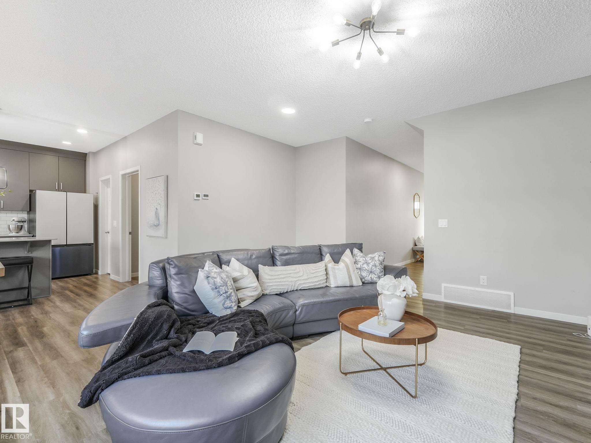 Photo 9 at 10 Autumnwood Crescent, Aspen Glen, Spruce Grove