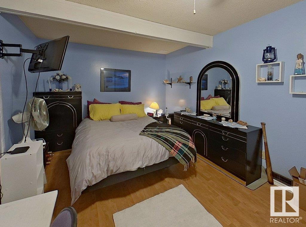 http://cdnparap120.paragonrels.com/ParagonImages/Property/p12/RAE/225361580/13/0/0/41c868631ae88eebf8a897f70627dd2f/1/3b2eecbf6d7cd596882bcd986ca5d69f/225361580-91ff43fc-d88a-4650-b2a4-dba4478af708.JPG