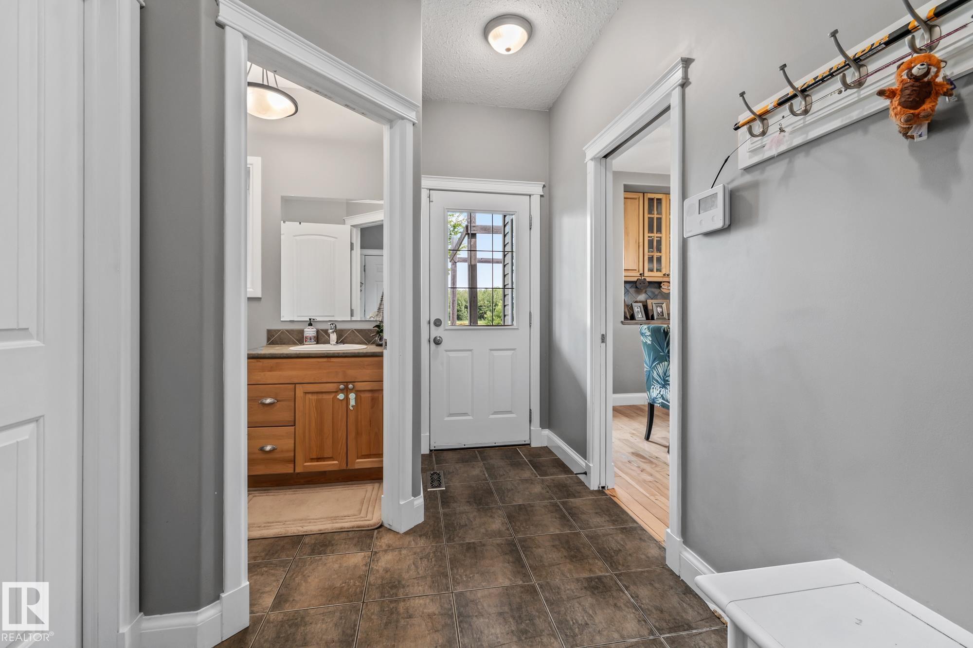 Photo 17 at 38 - 53017 Rge Road 223, Habitat Acres, Rural Strathcona County