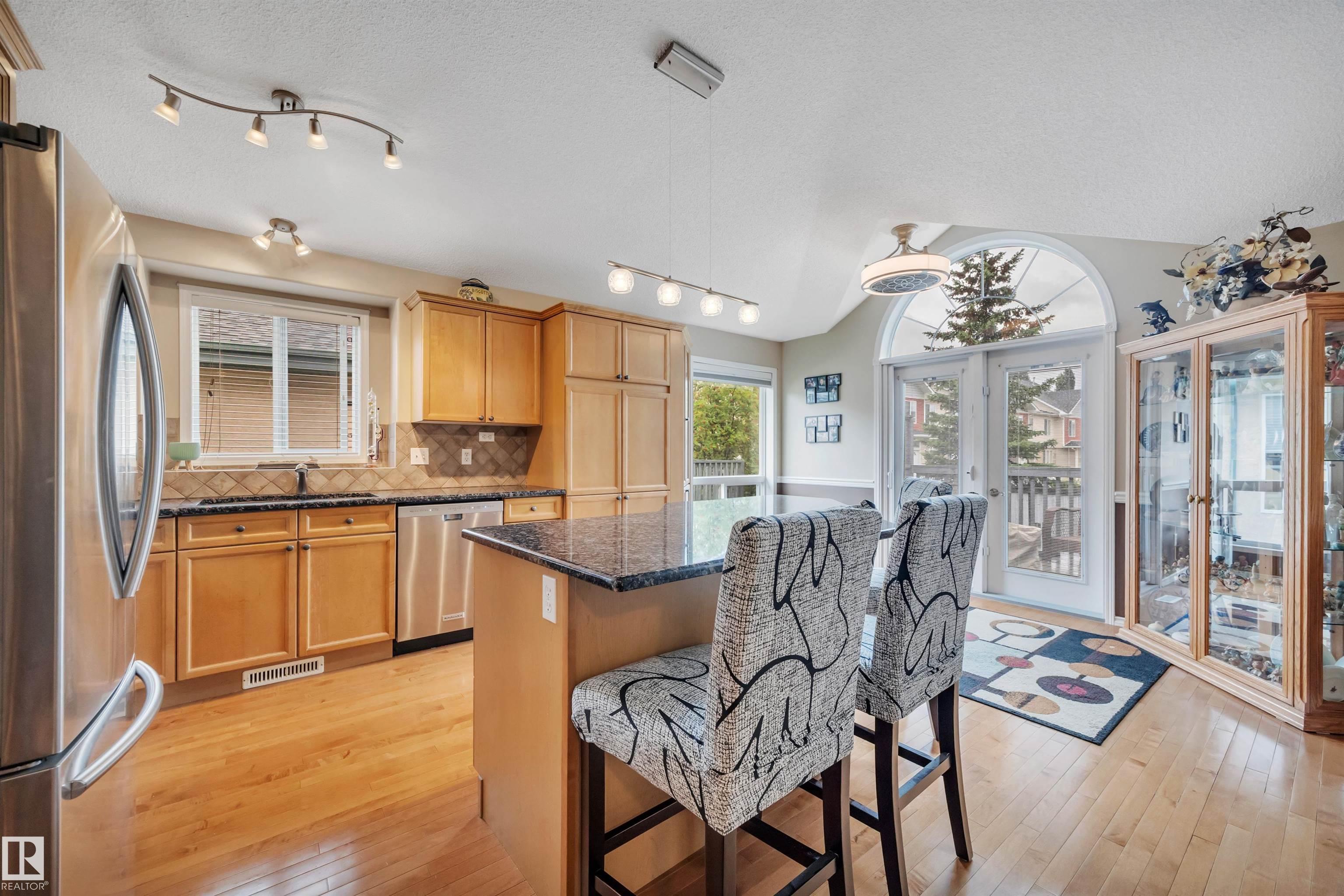 Photo 14 at 6 - 102 Bridgeport Crossing, Bridgeport, Leduc
