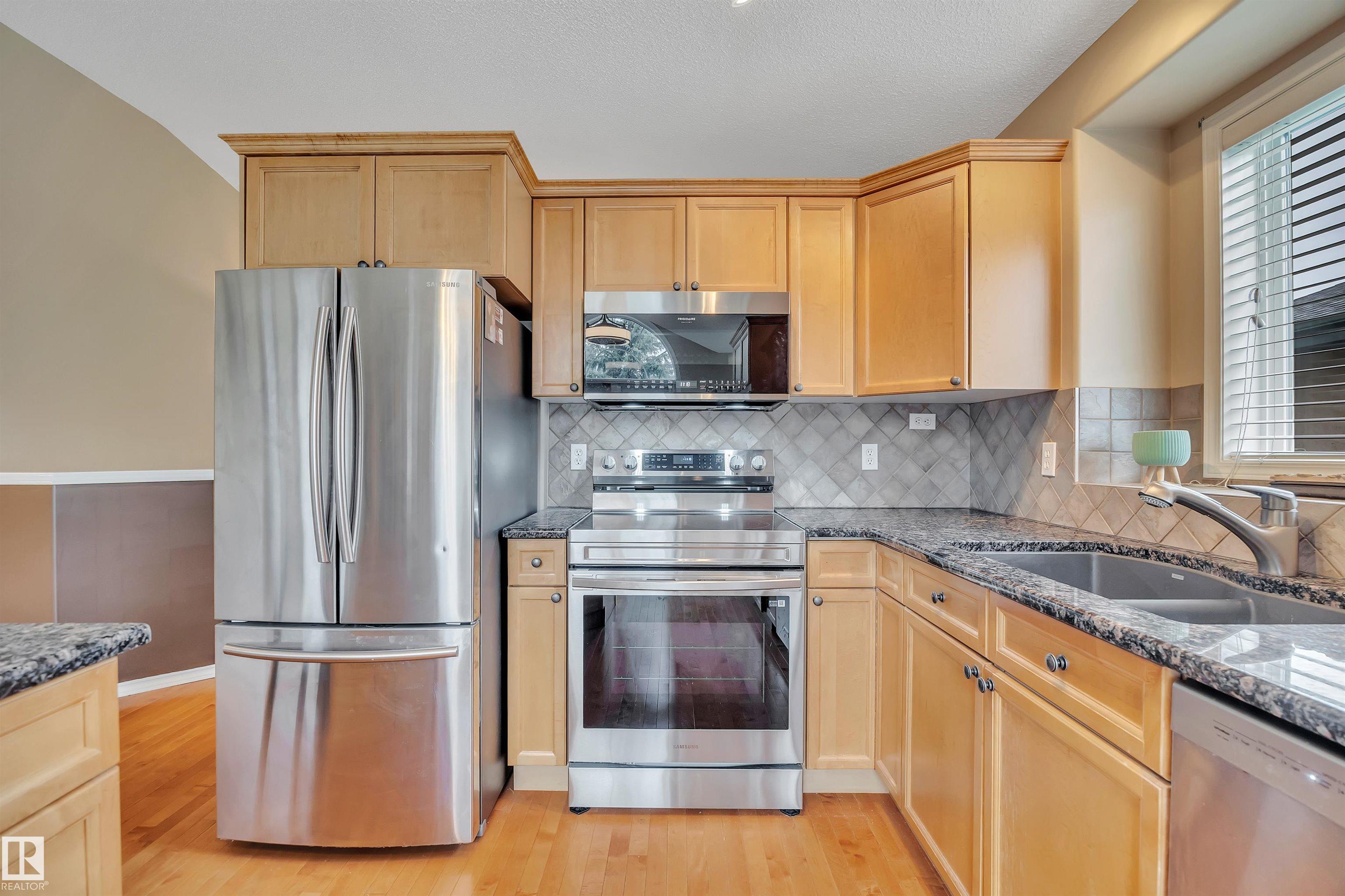 Photo 16 at 6 - 102 Bridgeport Crossing, Bridgeport, Leduc