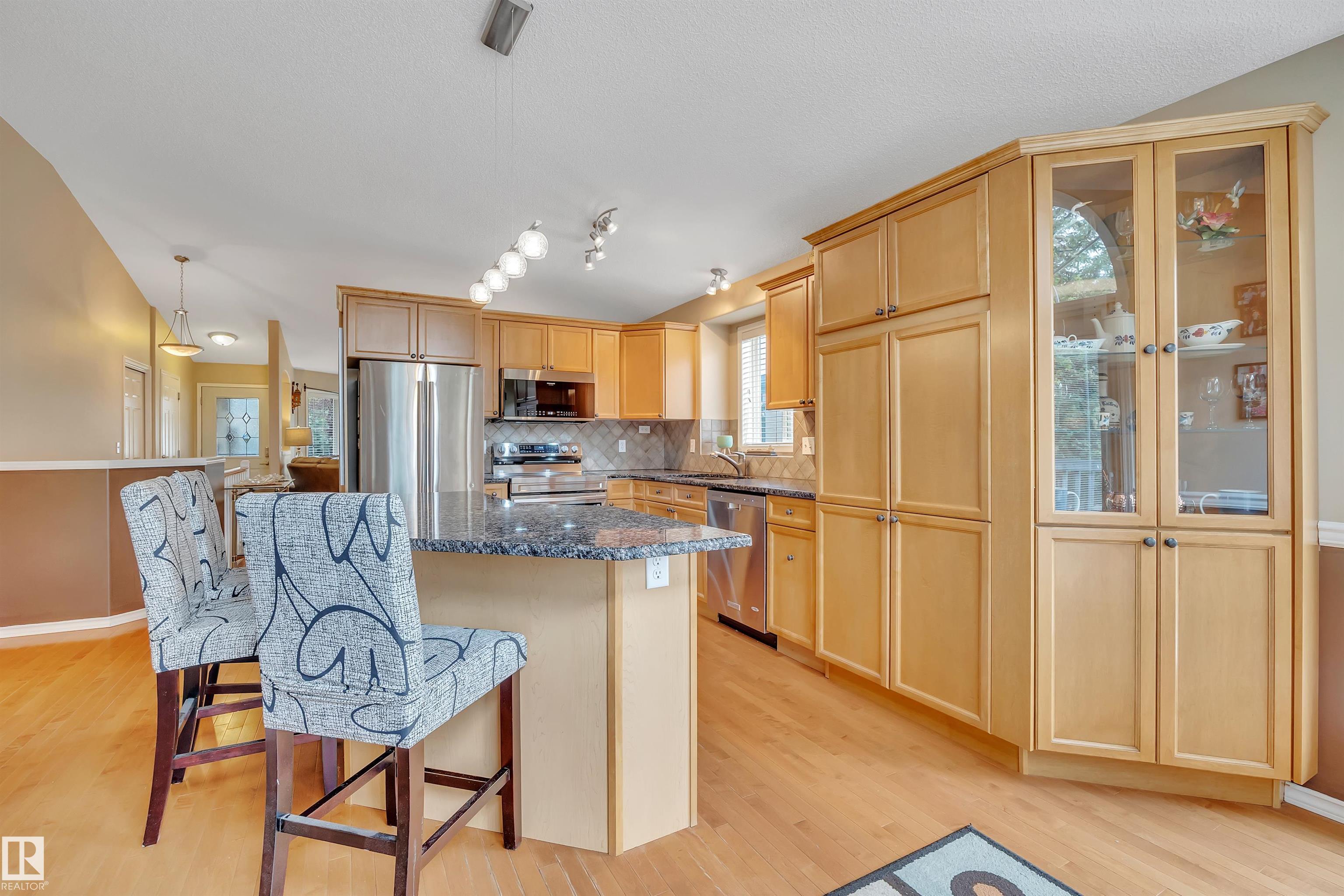 Photo 18 at 6 - 102 Bridgeport Crossing, Bridgeport, Leduc